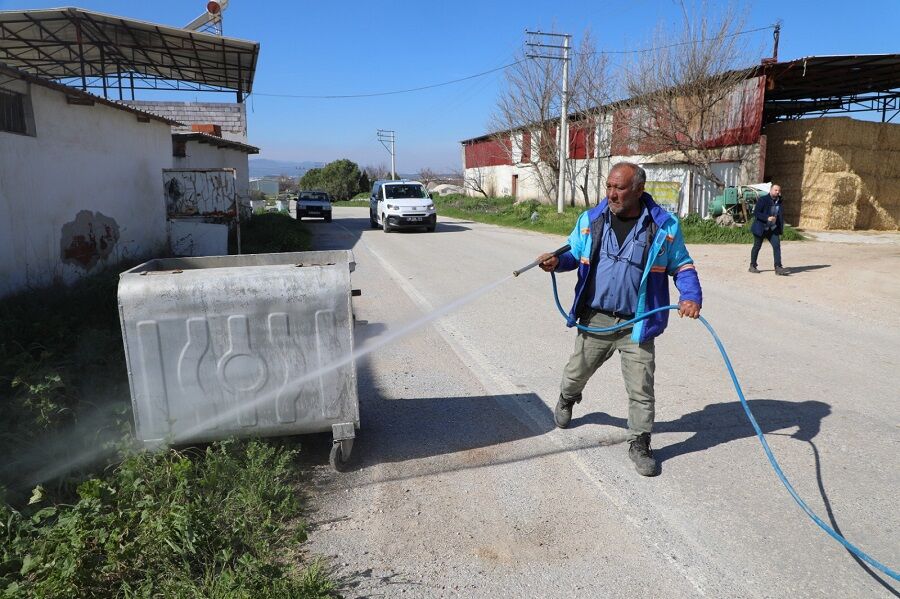 Menderes’te Ot Ilaçlama Çalışmaları Başladı
