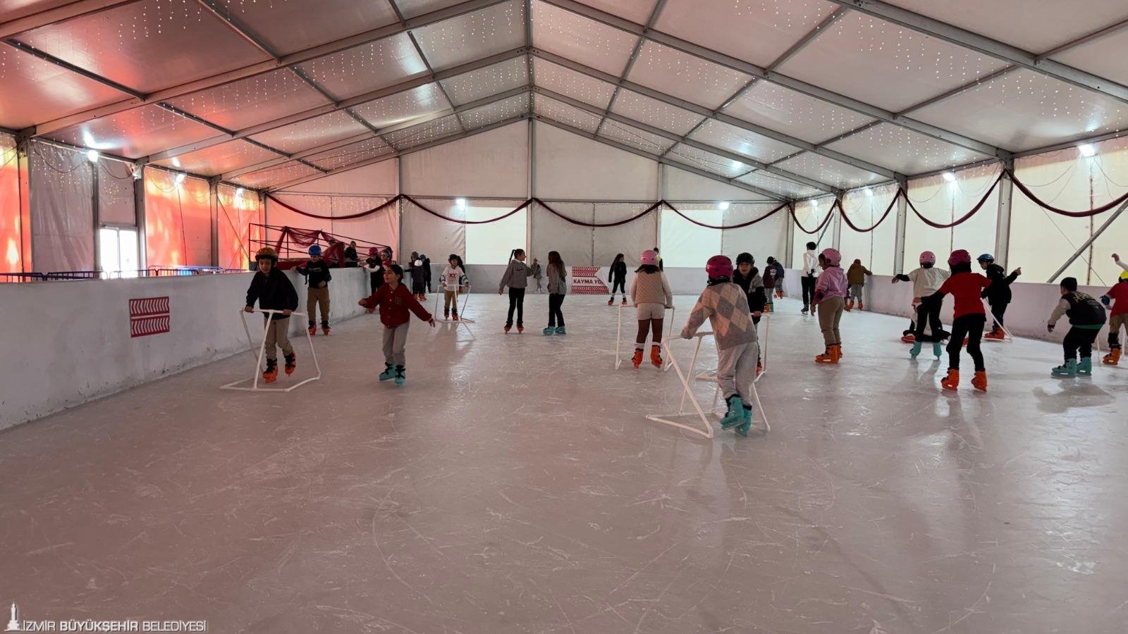 Öğrenciler Buz Pistinde Buluştu 6
