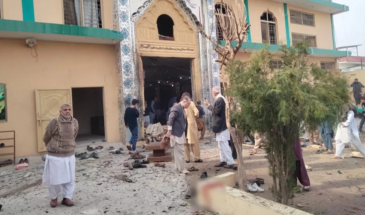 Pakistanda Cuma Namazi Sirasinda (1)