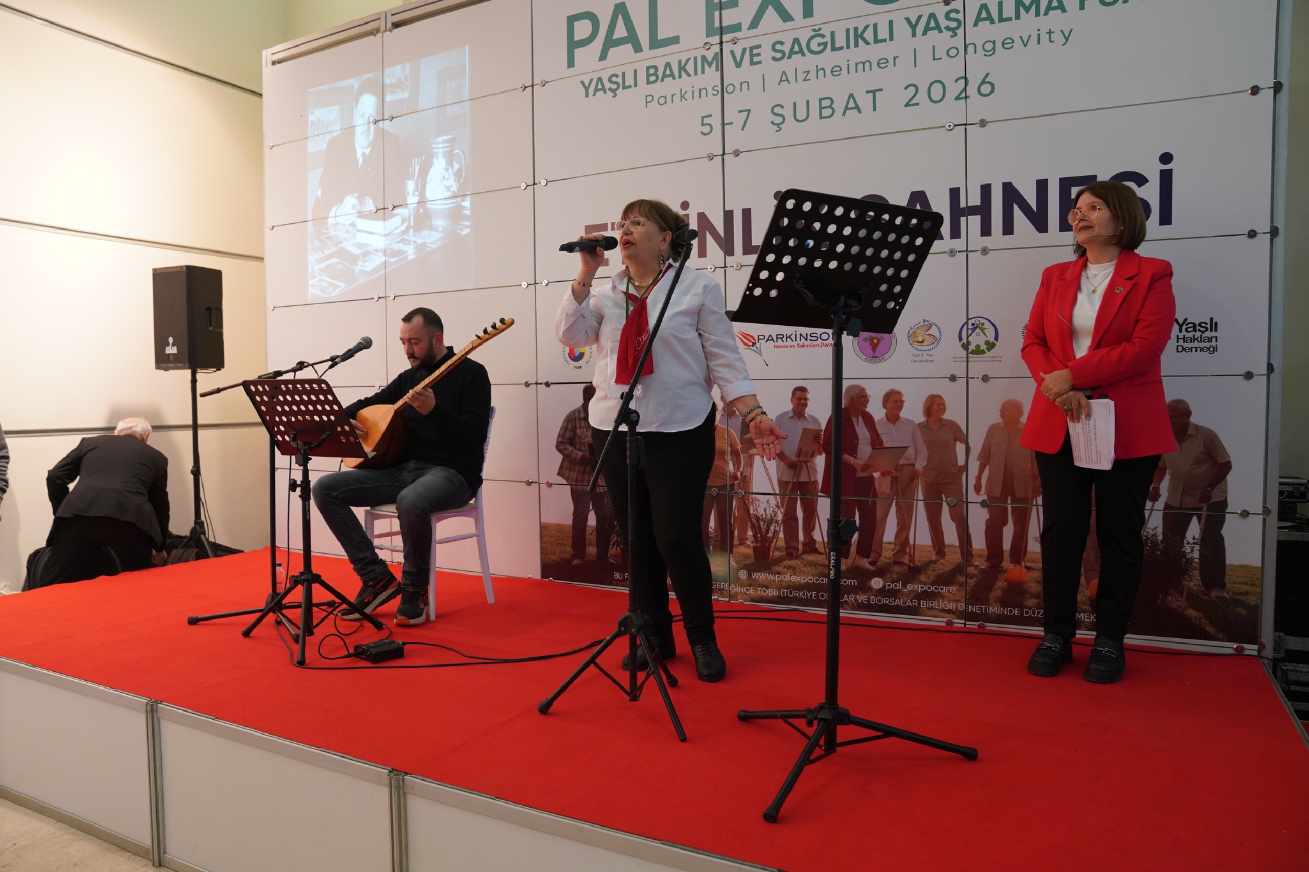 Seferihisar’ın 3. Yaş Üniversitesi Fuarda Damga Vurdu (2)