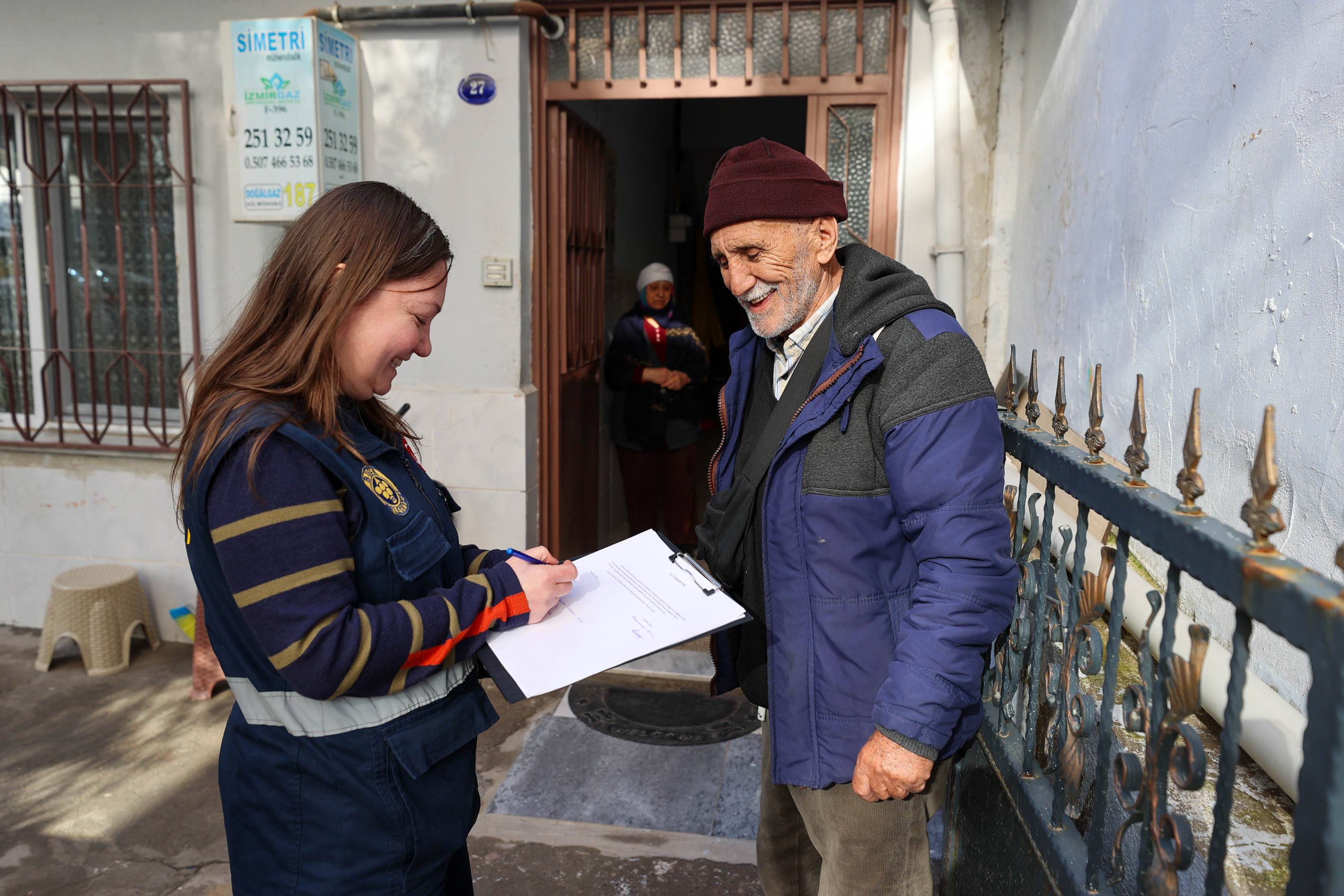 Sel Sonrası Zarar Gören Evlere Belediyeden Eşya Yardımı (7)