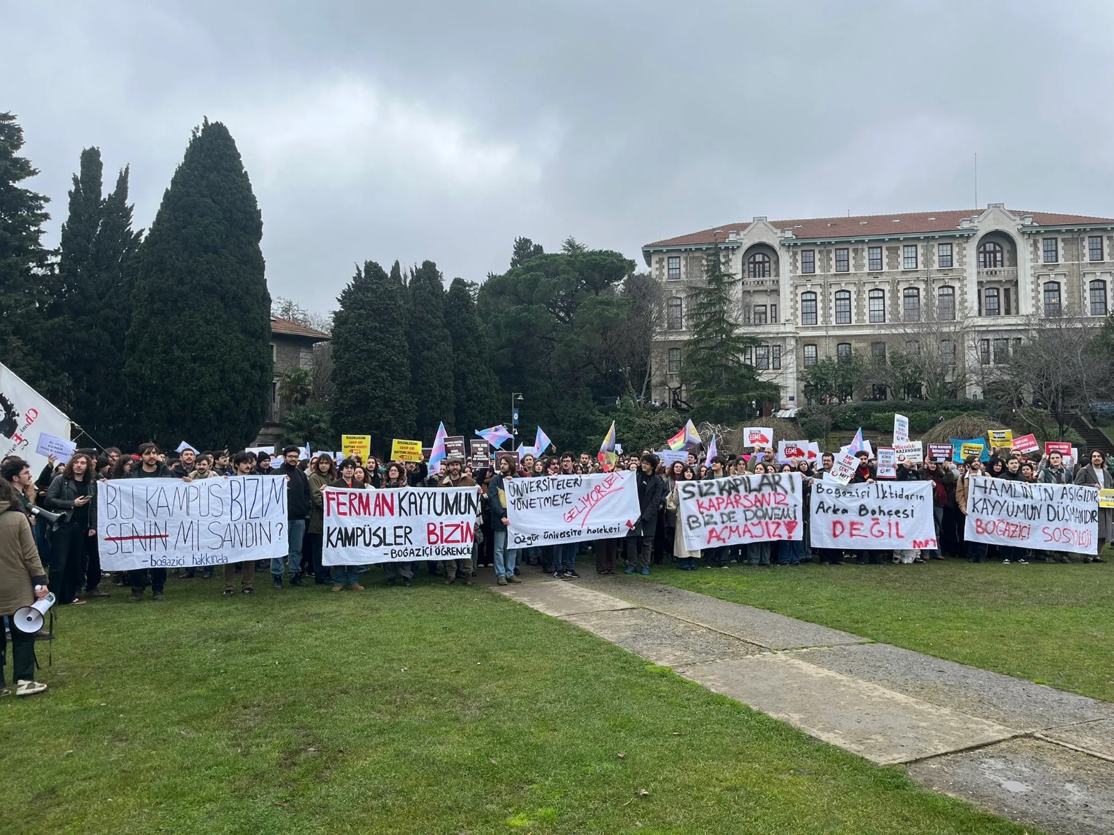 Son Dakika... Boğaziçi Üniversitesi'nde Öğrencilere Polis Müdahalesi (2)