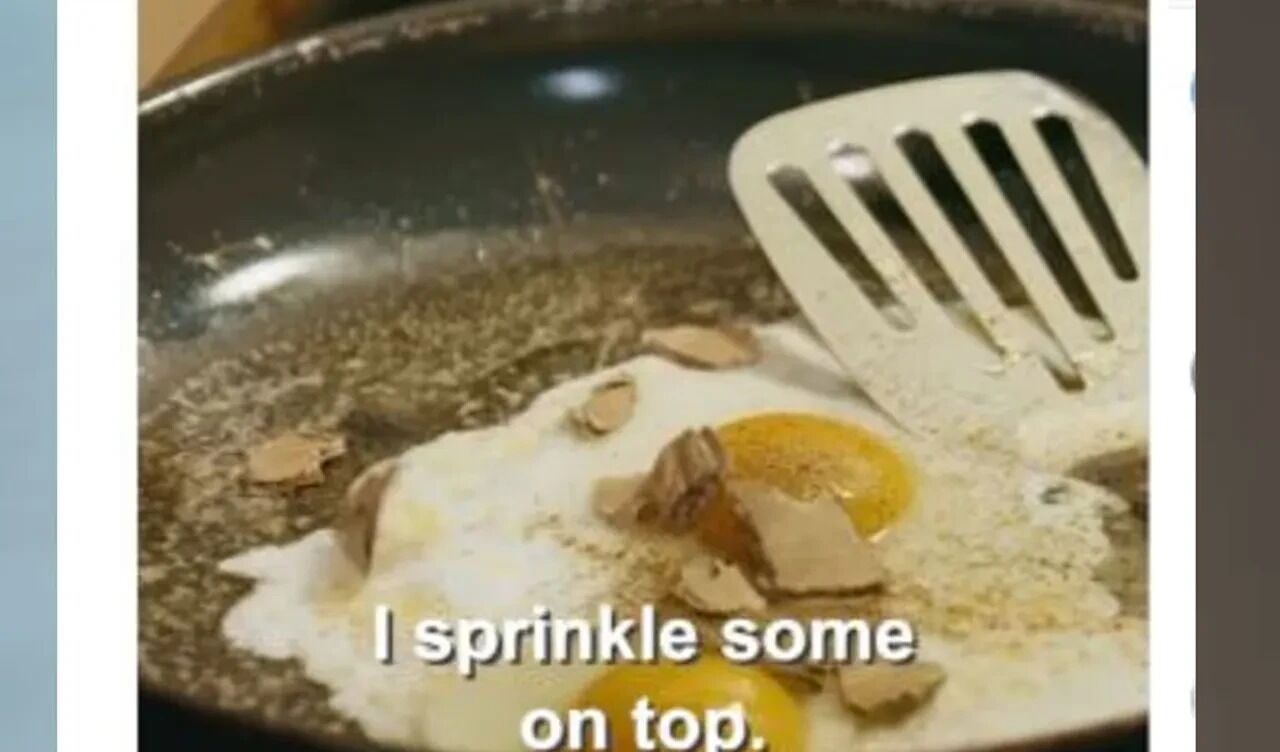 Tozunu Yıkıyor, Çıtır Çıtır Yiyor Akıl Almaz Bağımlılık! (2)