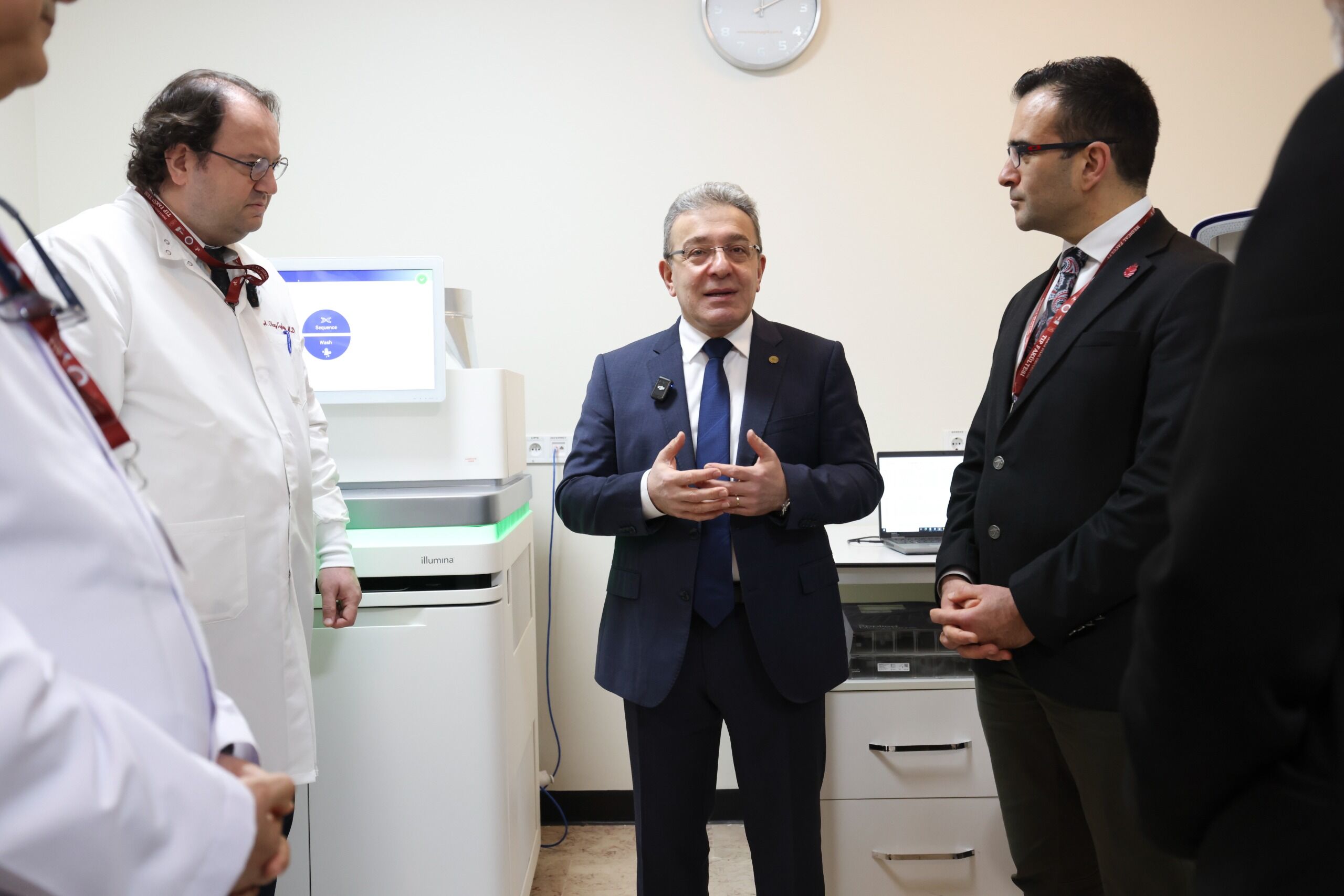 Üni̇versi̇te Hastaneleri̇ Arasinda Bi̇r İlk Novaseq 6000 Deü'de (1)