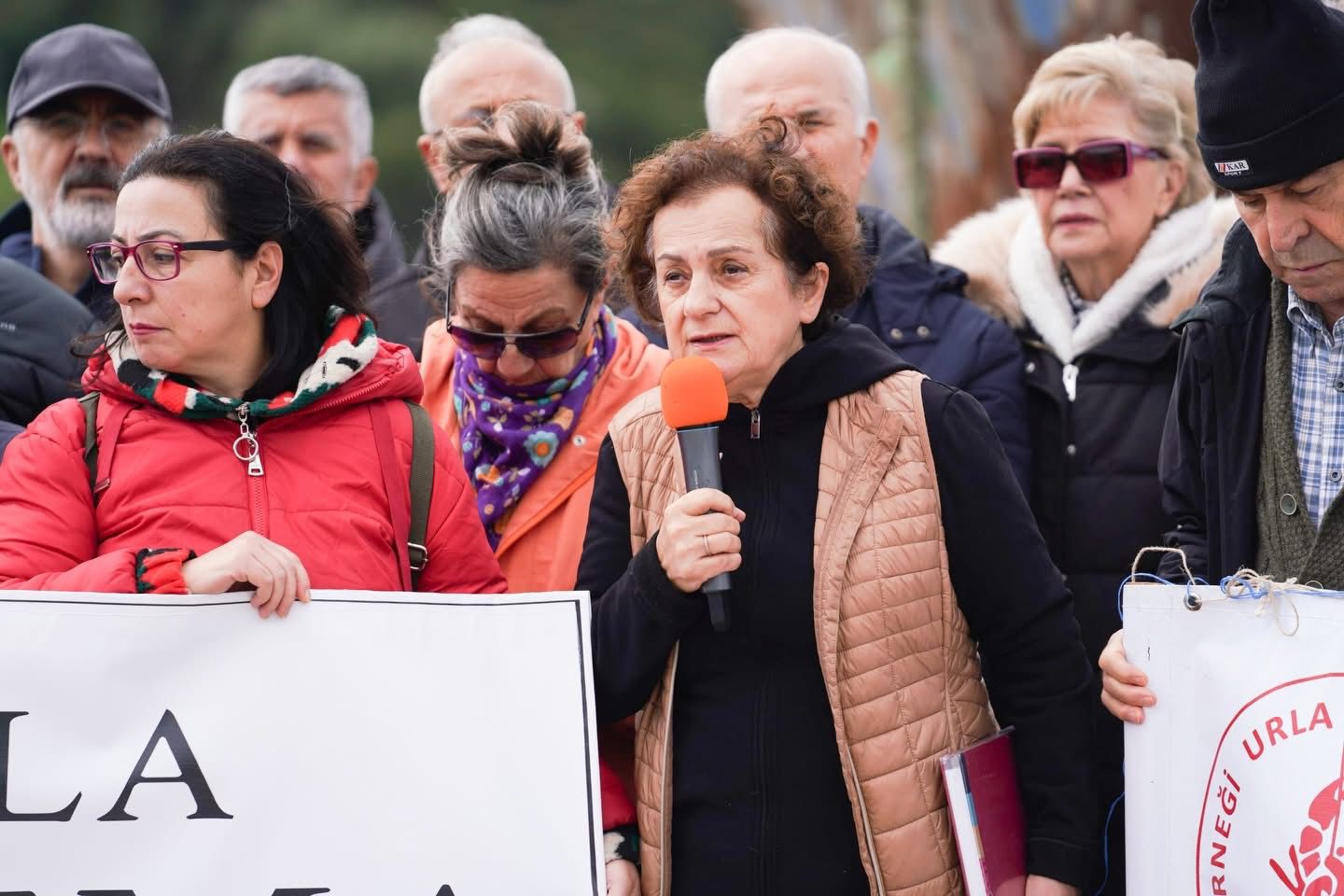 Urla’da Hurda Gemi Ve Yat Limanı Projesine 'Pikachu'lu Protesto (1)