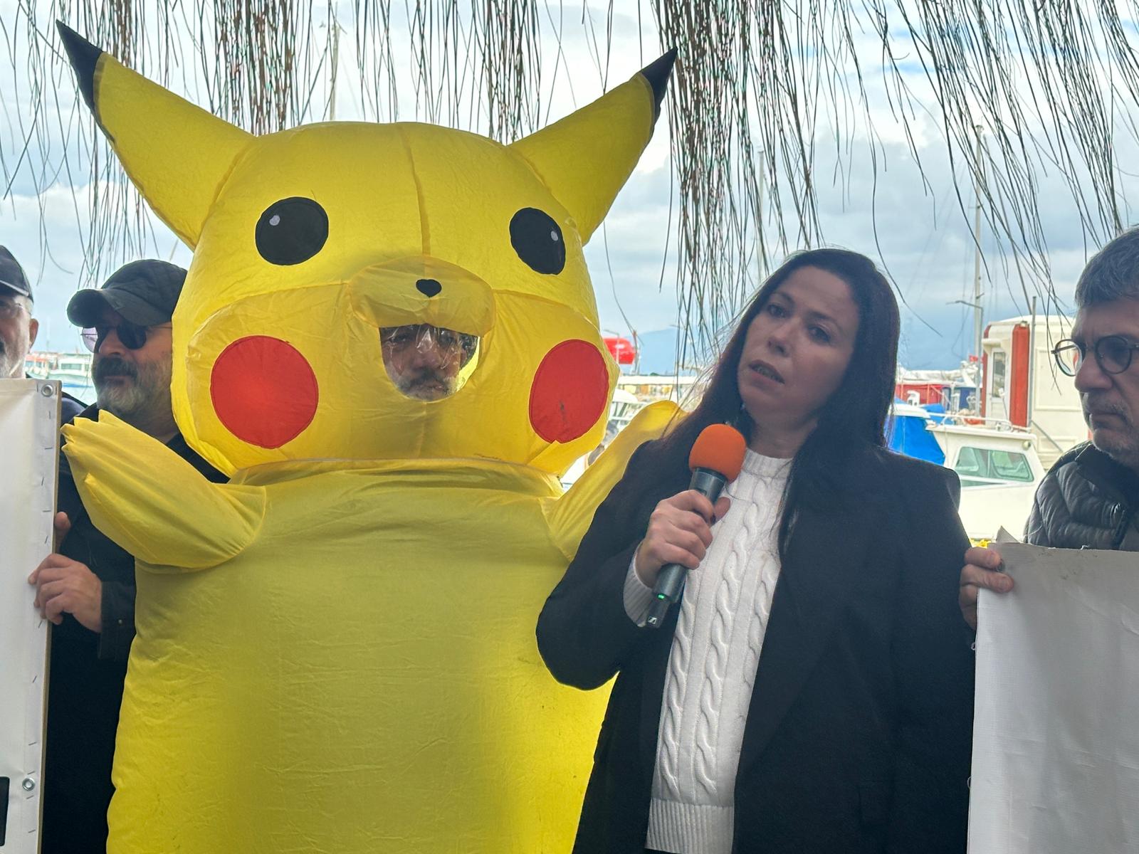 Urla’da Hurda Gemi Ve Yat Limanı Projesine 'Pikachu'lu Protesto (2)
