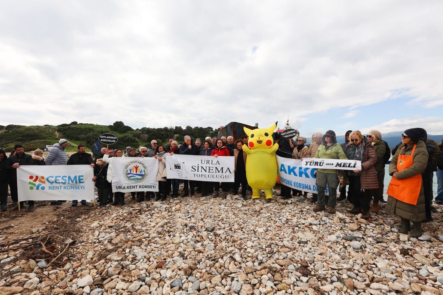 Urla’da Hurda Gemi Ve Yat Limanı Projesine 'Pikachu'lu Protesto (5)
