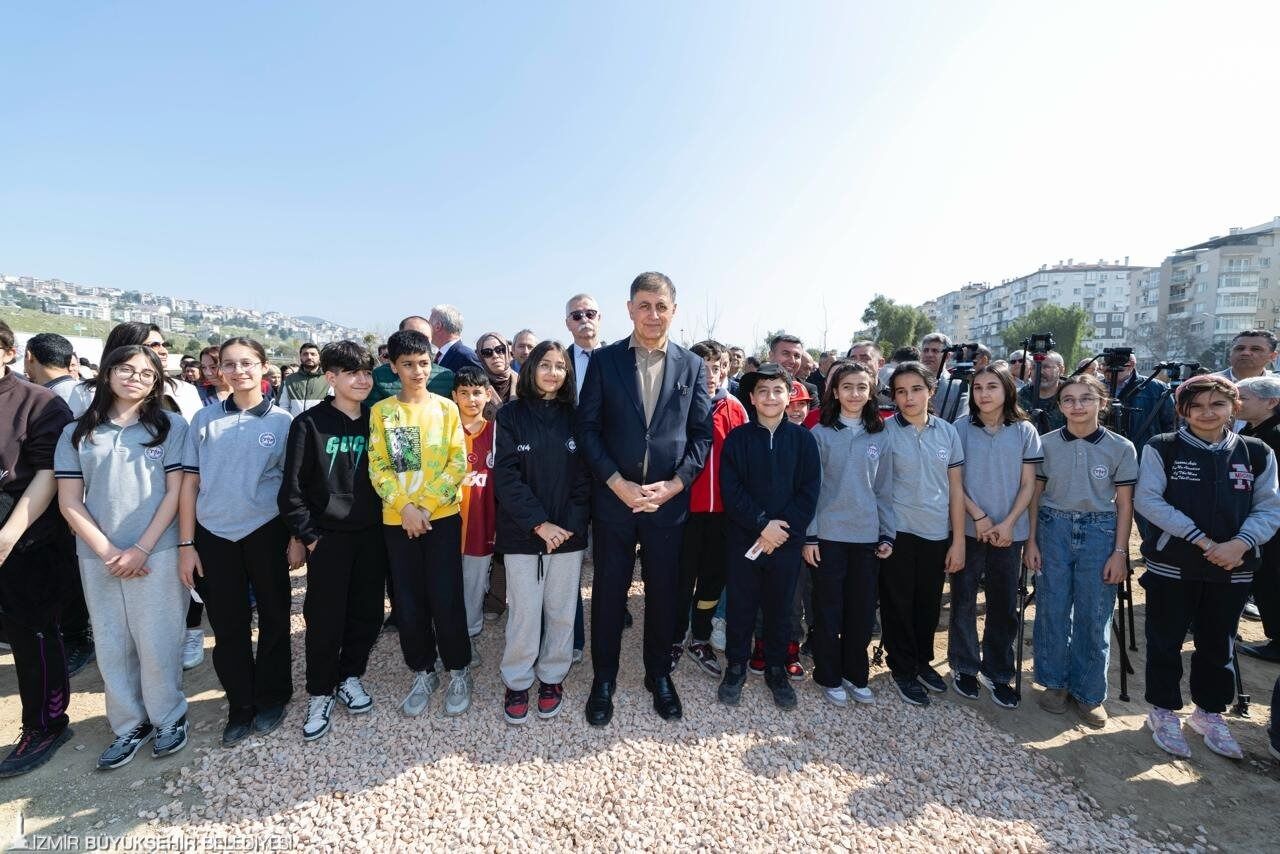 10 Bin Fidan Toprakla Buluştu 11