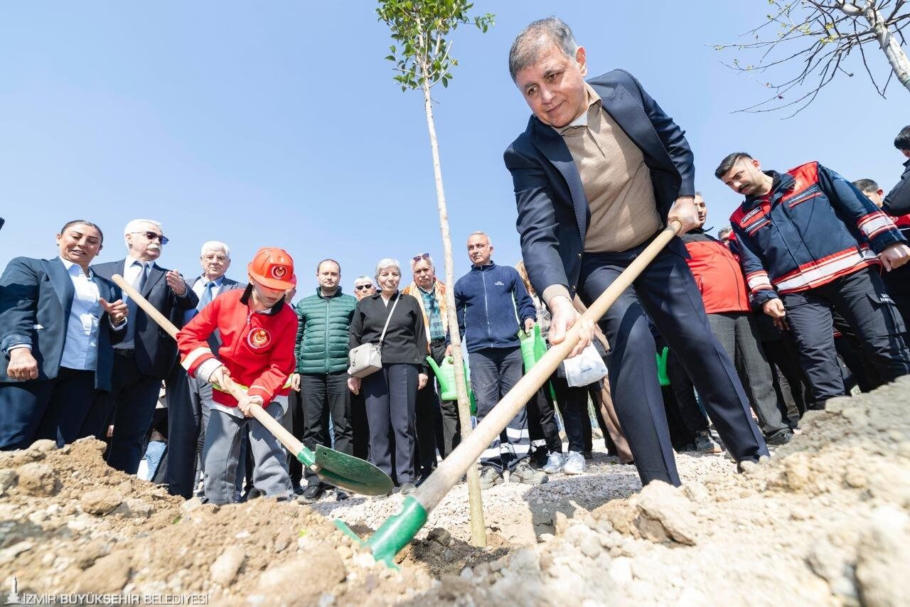 10 Bin Fidan Toprakla Buluştu 22