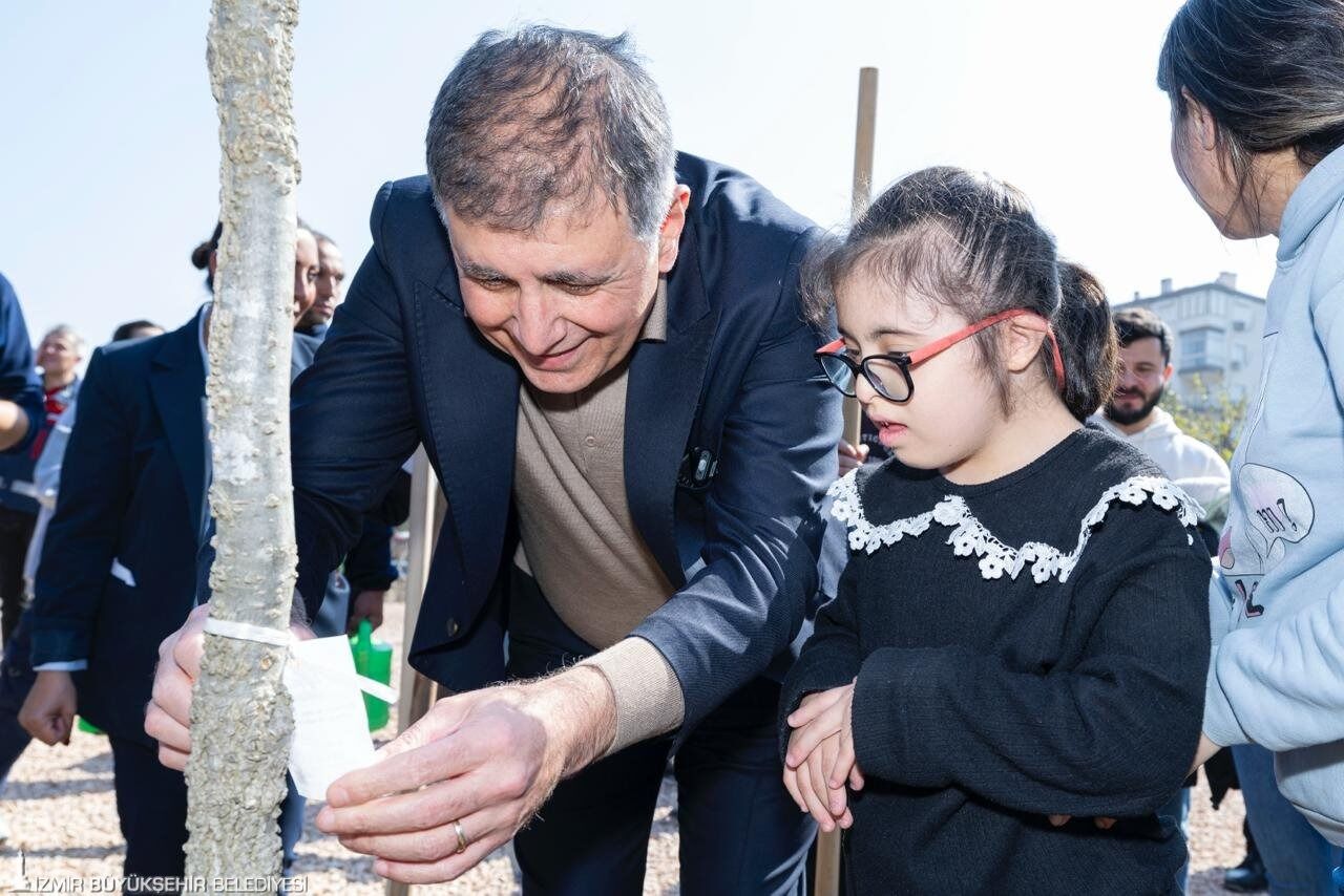 10 Bin Fidan Toprakla Buluştu