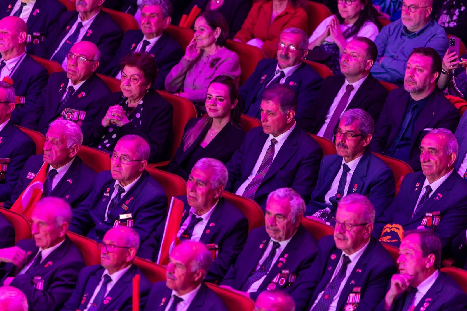 İzmir Büyükşehir Belediyesi’nin 18 Mart Çanakkale Zaferi ve Şehitleri Anma Günü etkinlikleri kapsamında hazırladığı “Uyan Memet” dans ve müzikal anlatısı, Ahmed Adnan Saygun Sanat Merkezi’nde (AASSM) sahnelendi.