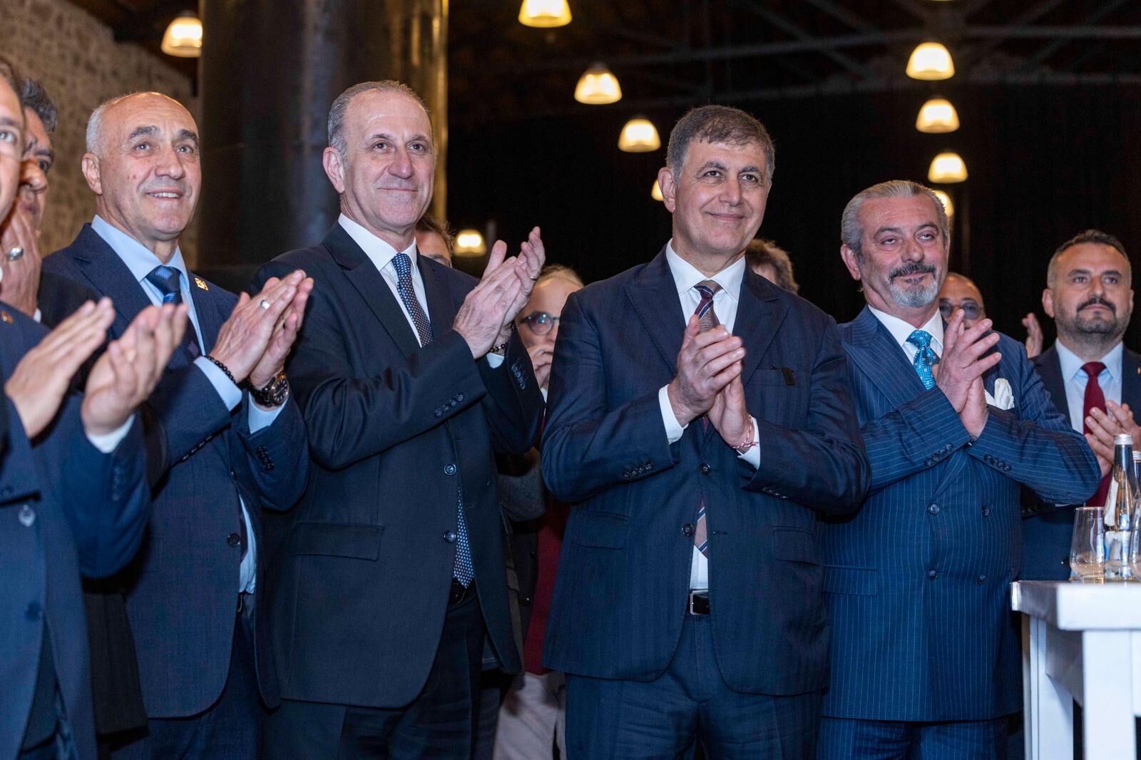 25.03.2026 842F3879 C354 4434 B687 0C14159D1D5A