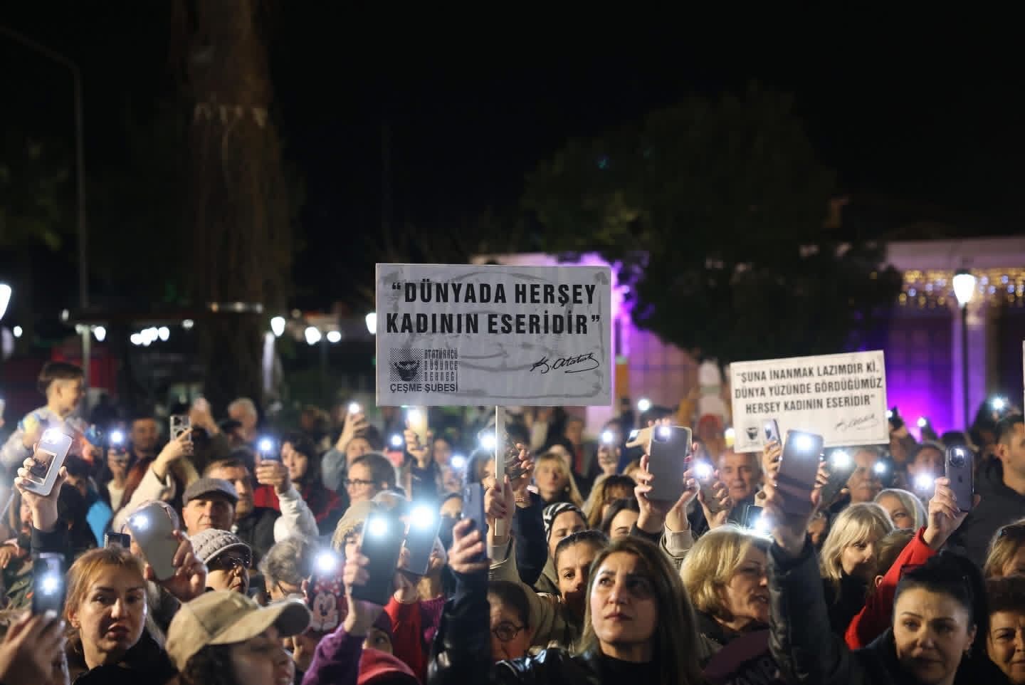 8 Mart’ta Çeşme Meydanı Kadınlarındı (1)