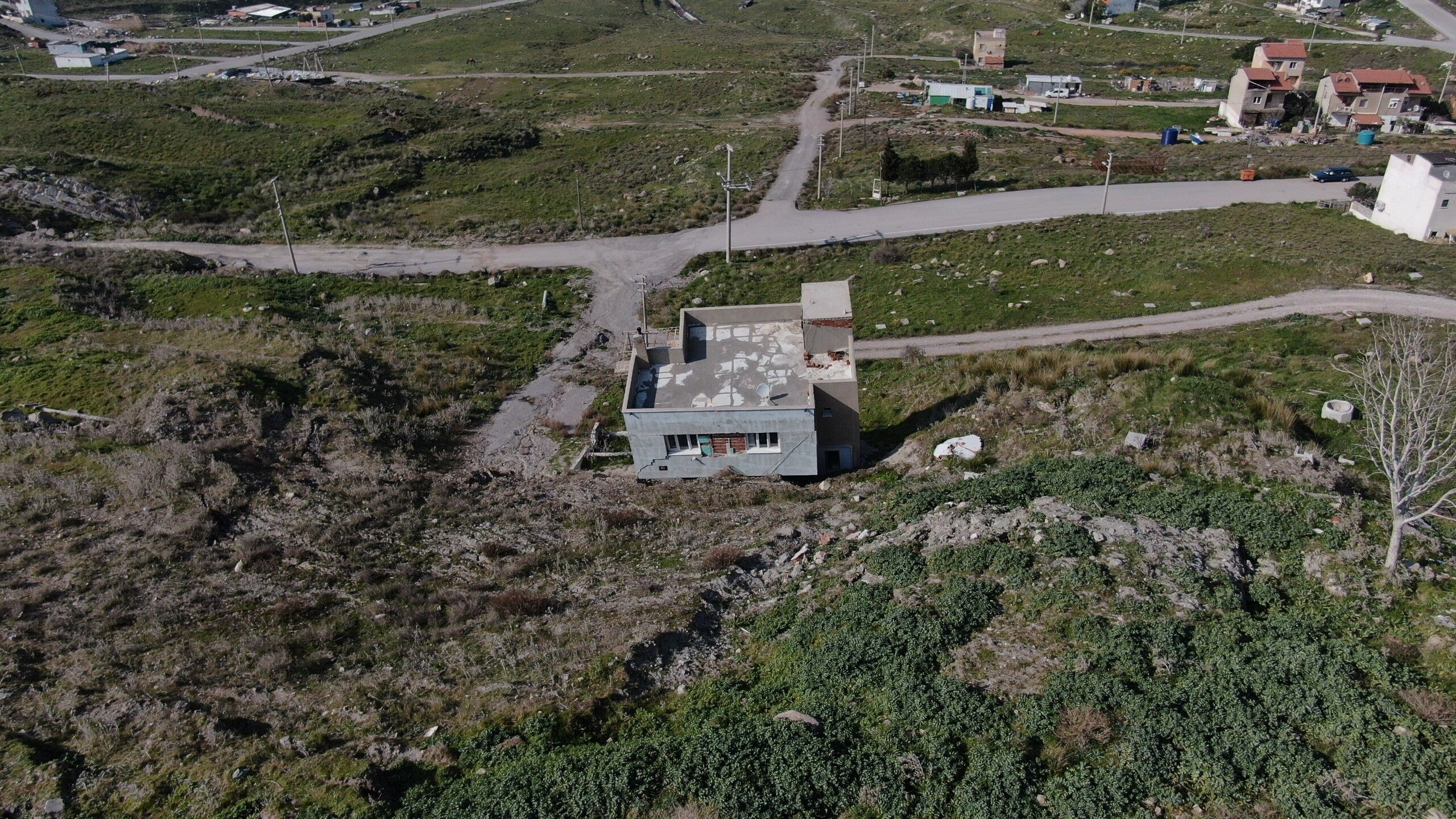 Çiğli’de çöp tesisinin yarattığı heyelan mahalleyi tehdit ediyor