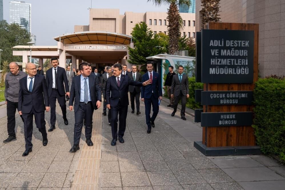 Adalet Bakan Yardımcısı Tuncay, İzmir Adliyesi'ni Ziyaret Etti 22