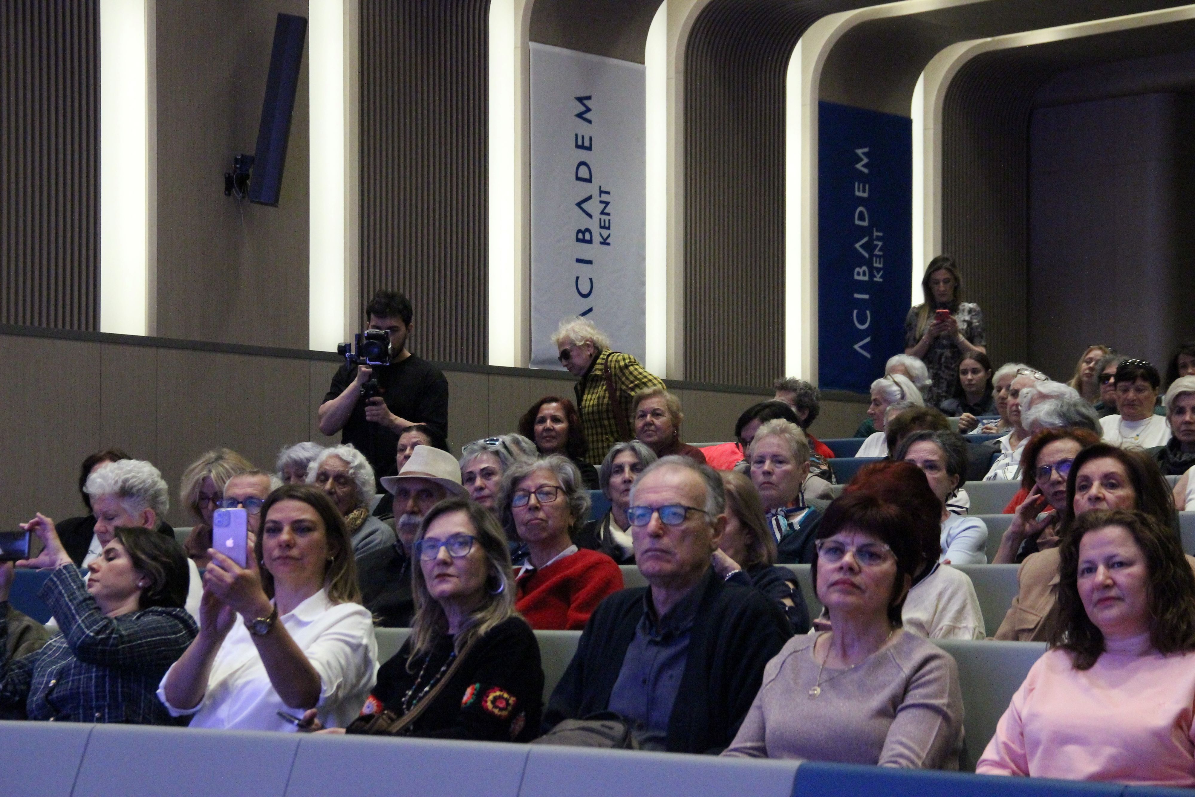 Alzheimer Hastalığında Kadınlar Daha Fazla Risk Altında (4)