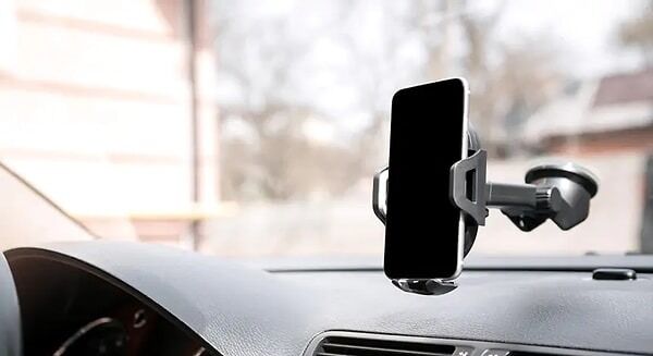 Aracında Telefon Tutucu Kullananlar Dikkat! Cezası Ağır Olacak (2)