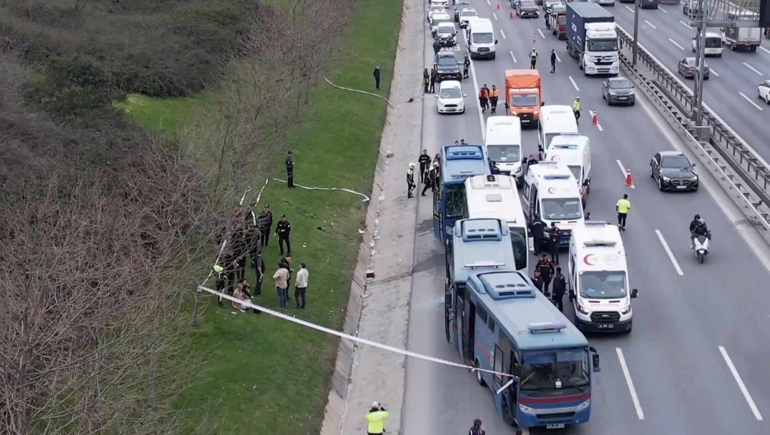 Başakşehir’de Zincirleme Kaza2 4 Cezaevi Aracı Birbirine Girdi