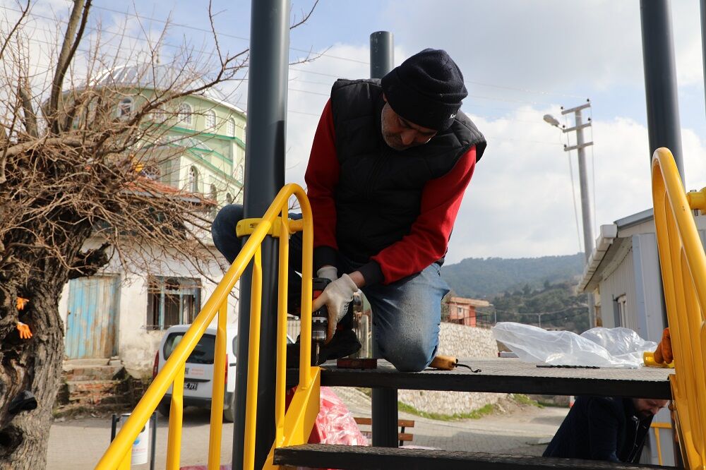 Başkan Çiçek Sözünü Tuttu Park Baştan Aşağı Yenilendi (4)