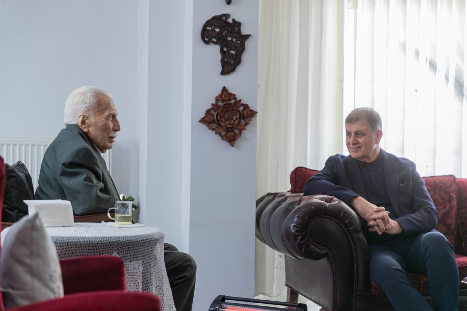 Başkan Tugay 14 Mart’ta Ortopedinin Çınarını Ziyaret Etti (4)