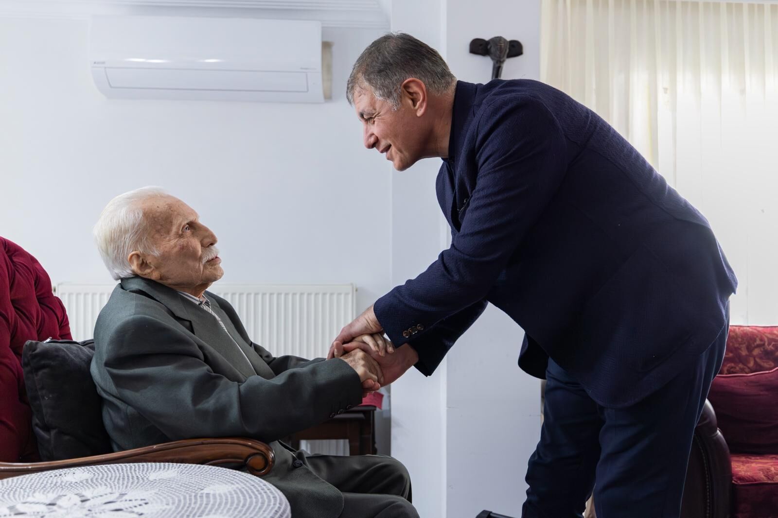 Başkan Tugay 14 Mart’ta Ortopedinin Çınarını Ziyaret Etti (5)