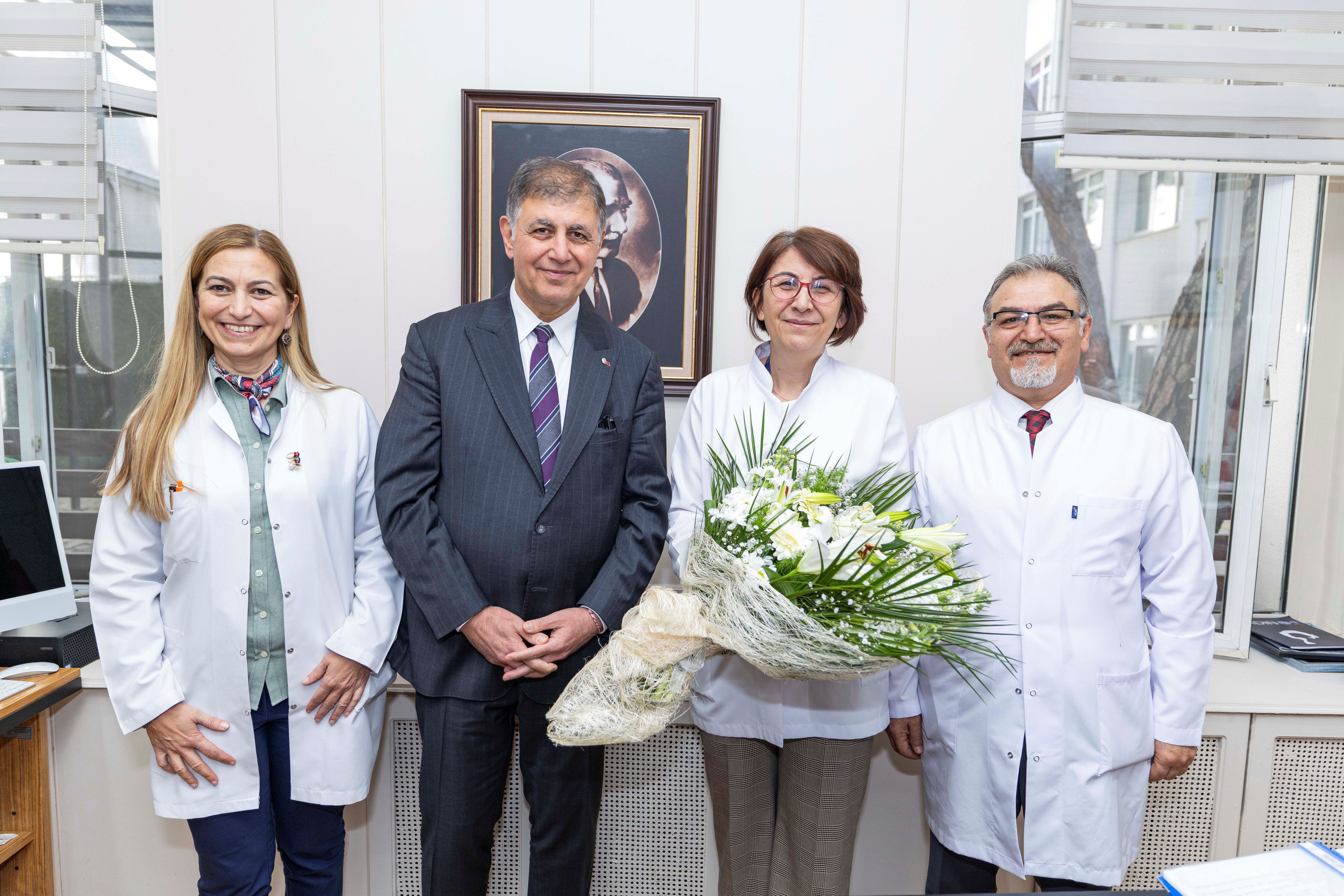 Başkan Tugay Meslektaşlarıyla Tıp Bayramı’nı Kutladı (2)