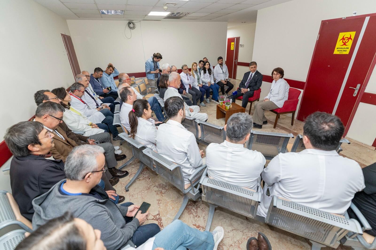 Başkan Tugay Meslektaşlarıyla Tıp Bayramı’nı Kutladı (5)