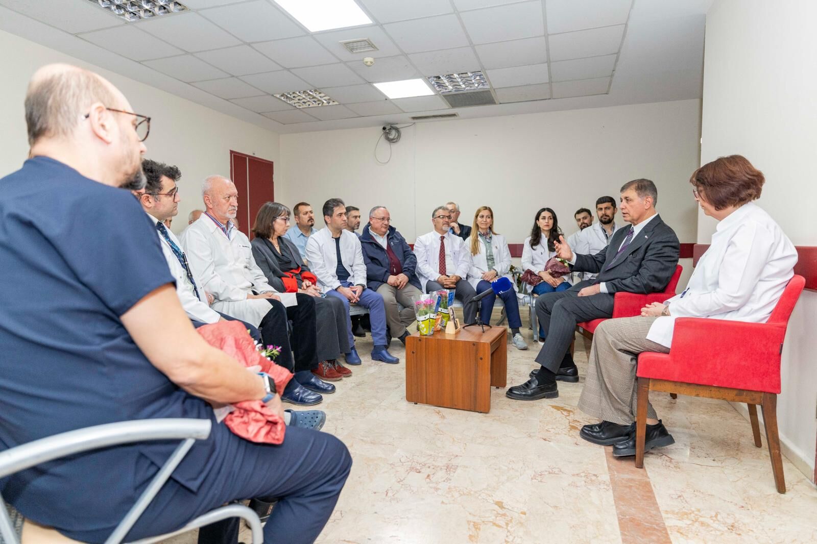 Başkan Tugay Meslektaşlarıyla Tıp Bayramı’nı Kutladı (8)