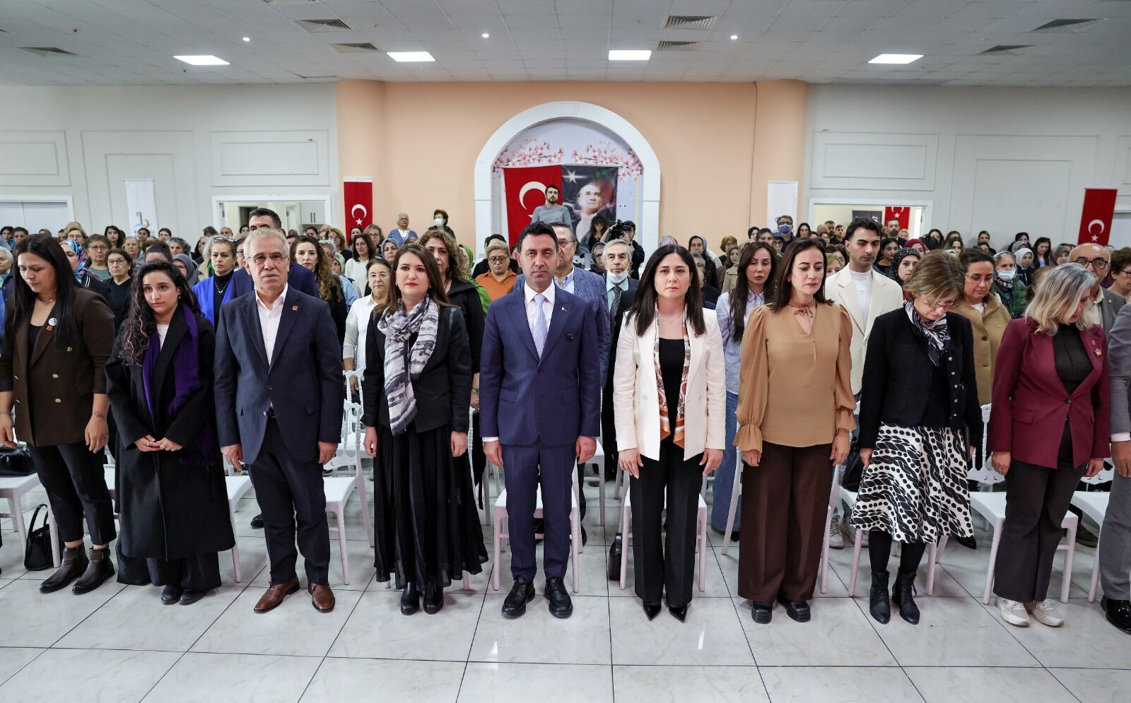 Bayraklı’da ‘Kadın Emeği Ve Toplumsal Dönüşüm’ Paneli Gerçekleşti (1)