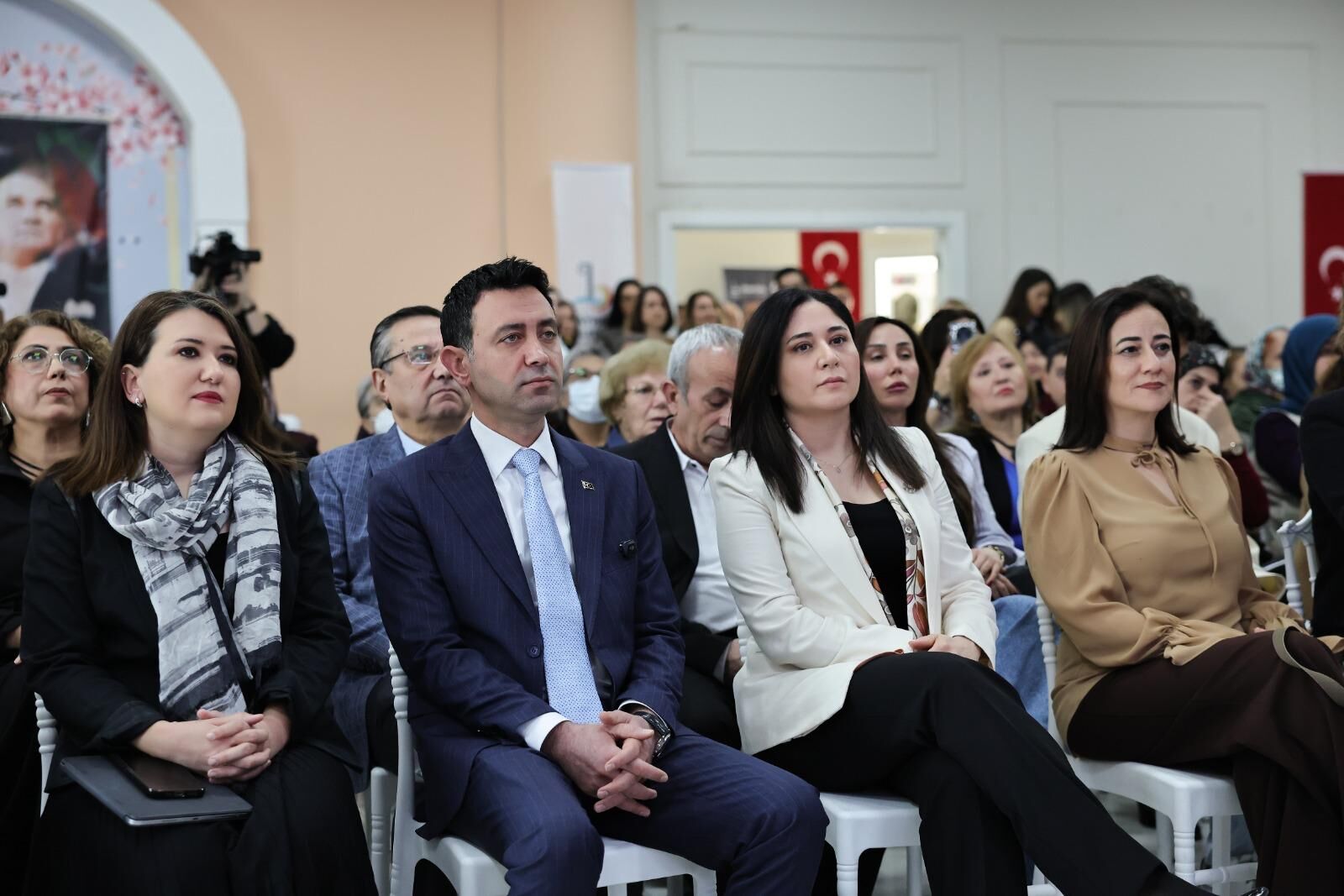 Bayraklı’da ‘Kadın Emeği Ve Toplumsal Dönüşüm’ Paneli Gerçekleşti (5)