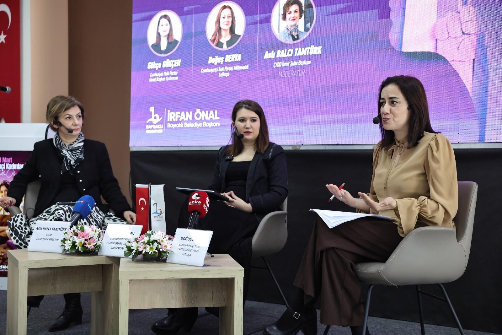 Bayraklı’da ‘Kadın Emeği Ve Toplumsal Dönüşüm’ Paneli Gerçekleşti (8)