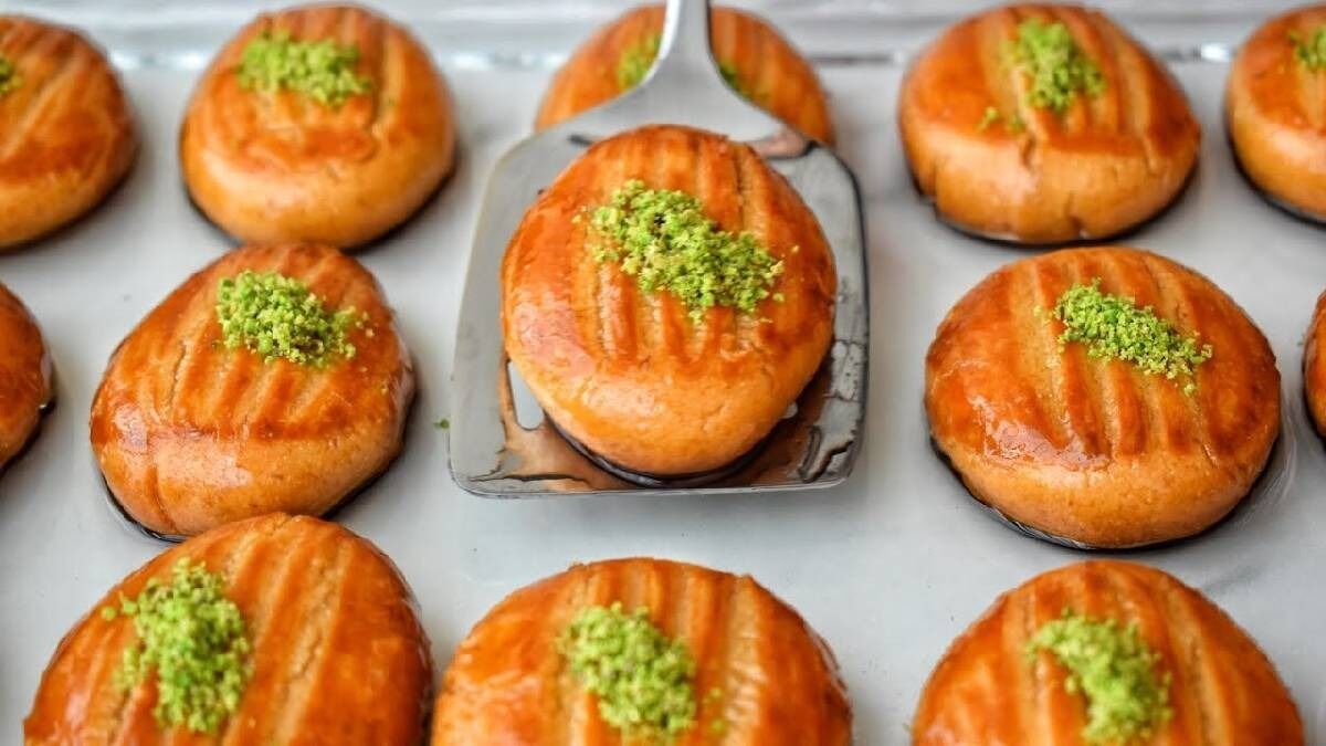 Bayram Sofralarına Yakışan Pratik Şekerpare Tarifi (1)