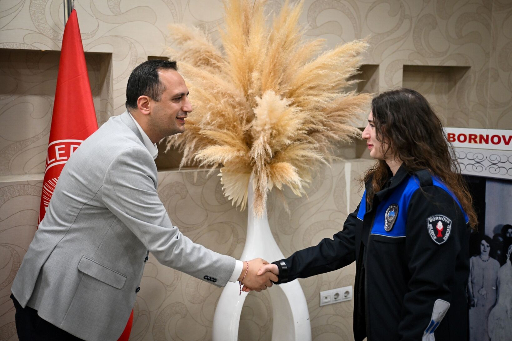 Bornova Belediye Başkanı Ömer Eşki, Ramazan Bayramı Öncesinde Belediye Çalışanlarıyla Bir Araya Gelerek Bayramlaştı. (5)