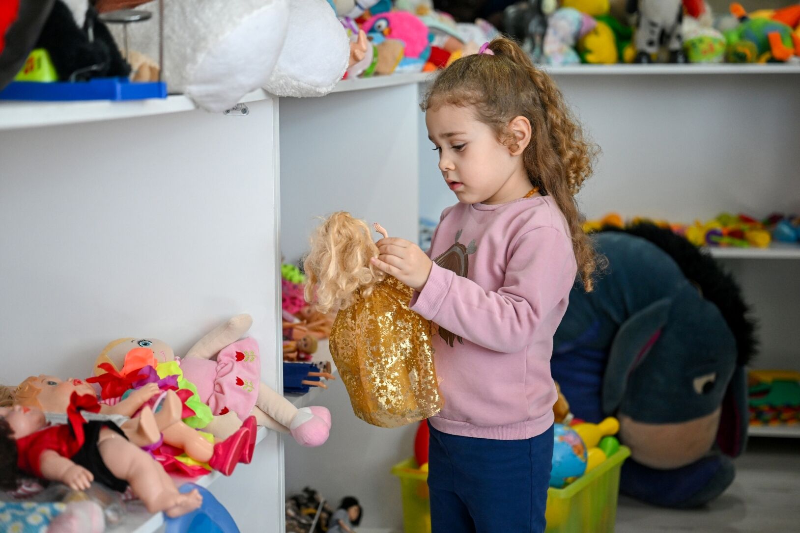 Bornova’da Çocuklara Dayanışma Ve Oyun Dolu Bir Alan Oyuncak Kütüphanesi (5)