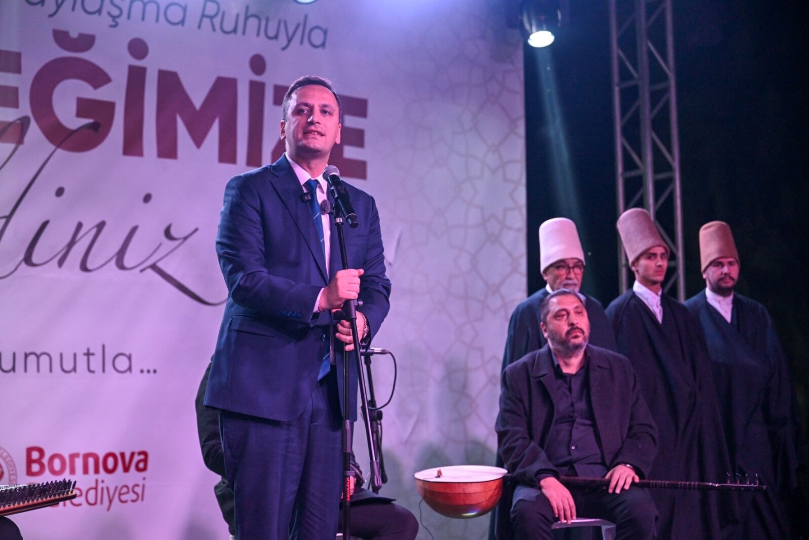 Bornova’da Kadir Gecesi’nde Binler Aynı Sofrada Buluştu (3)