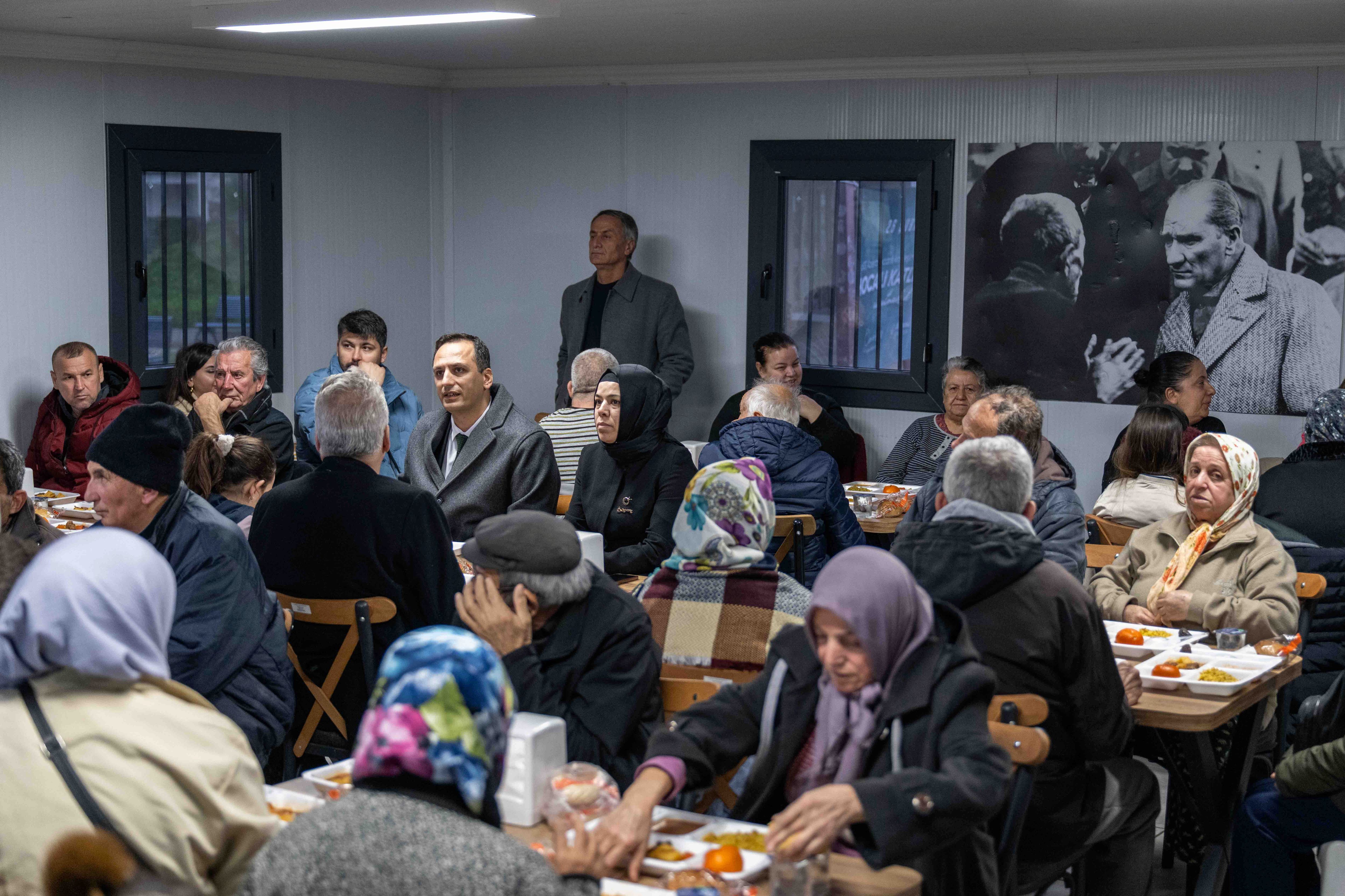 Bornova’da Ramazan Dayanışması Her Gün 2 Bin Kişiye Iftar (2)