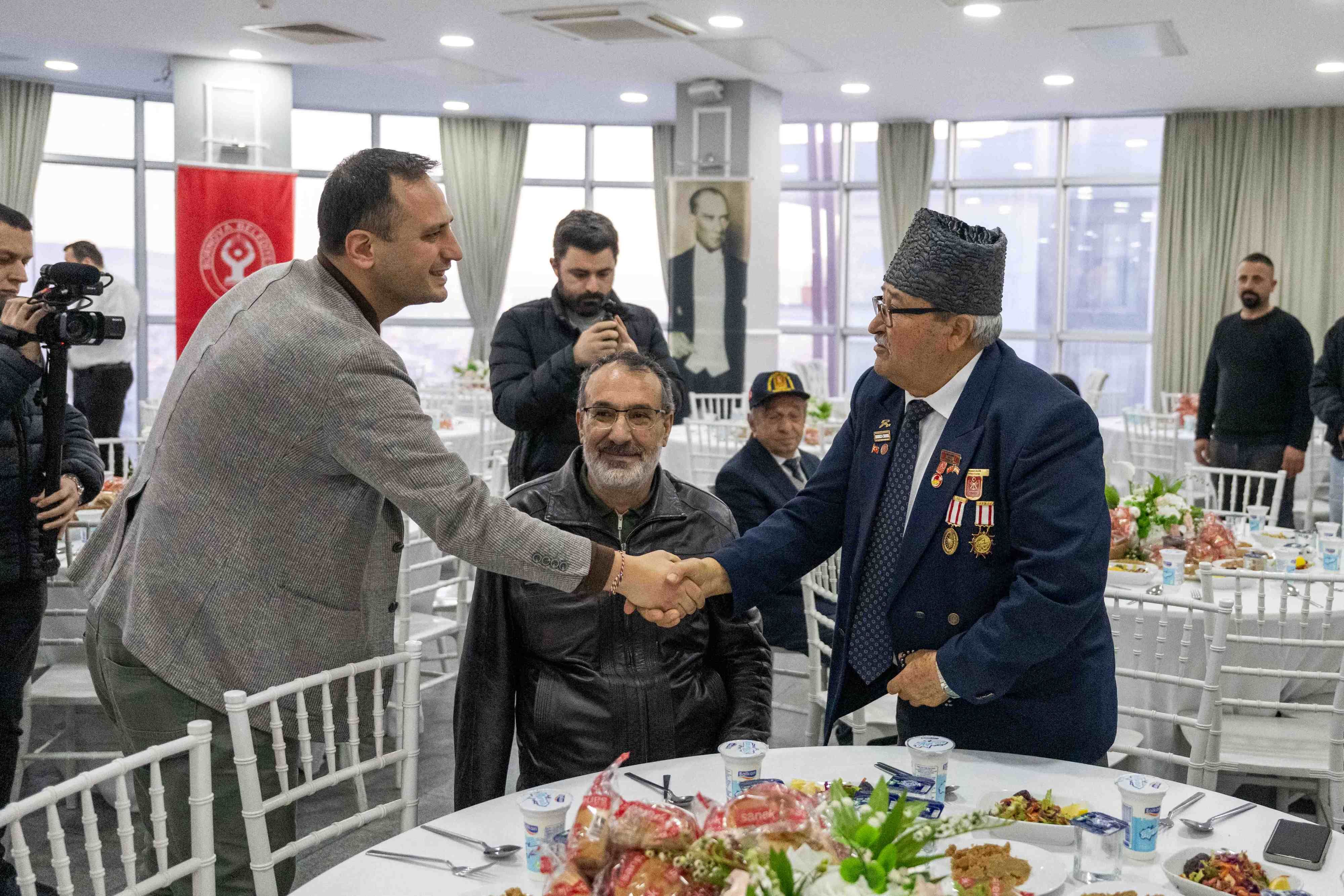 Bornova’da Şehit Aileleri Ve Gazilerle Duygu Dolu Buluşma! (2)