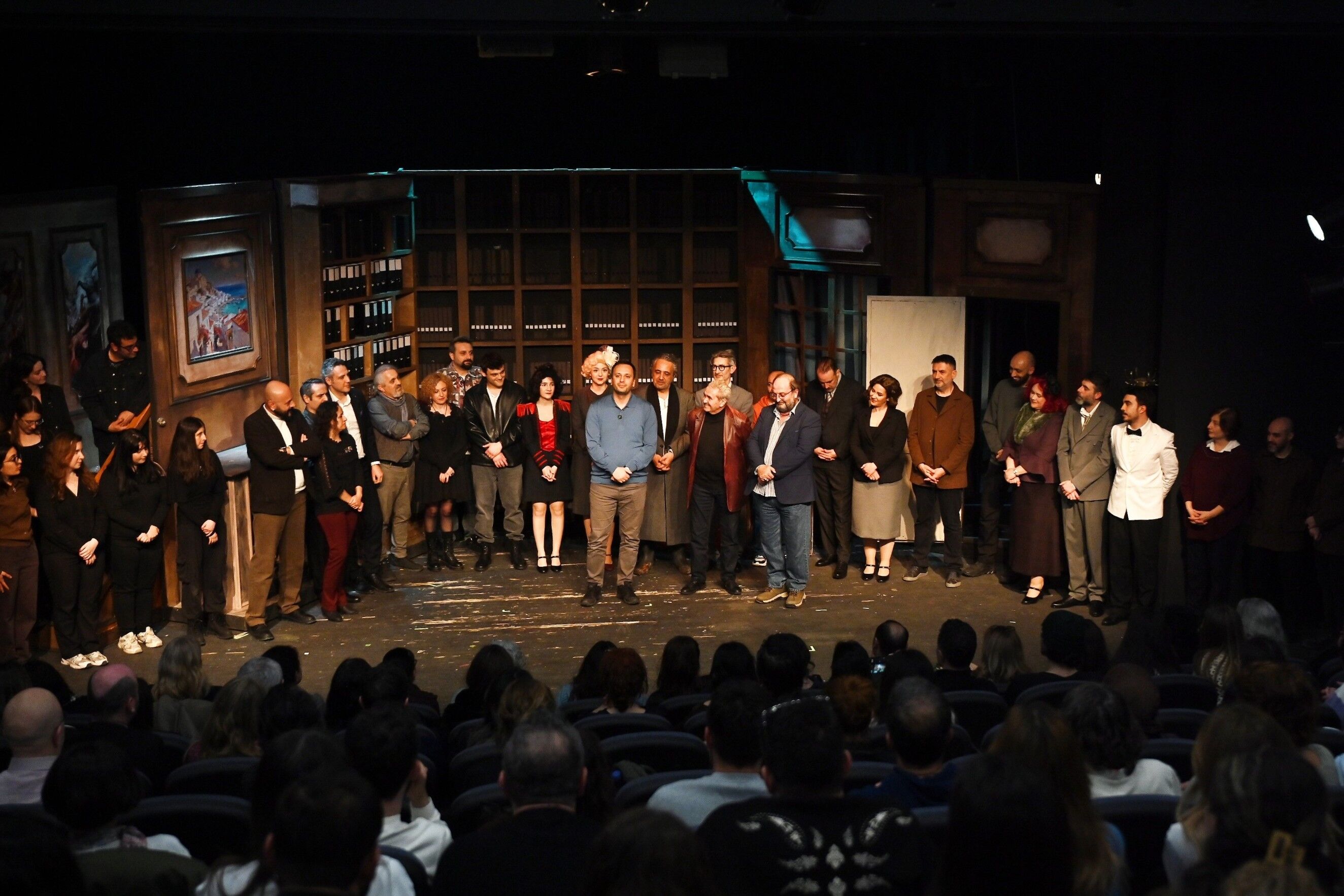 Bornova’da Tiyatro Gecesi 'Kont Öderland' Ayakta Alkışlandı (6)