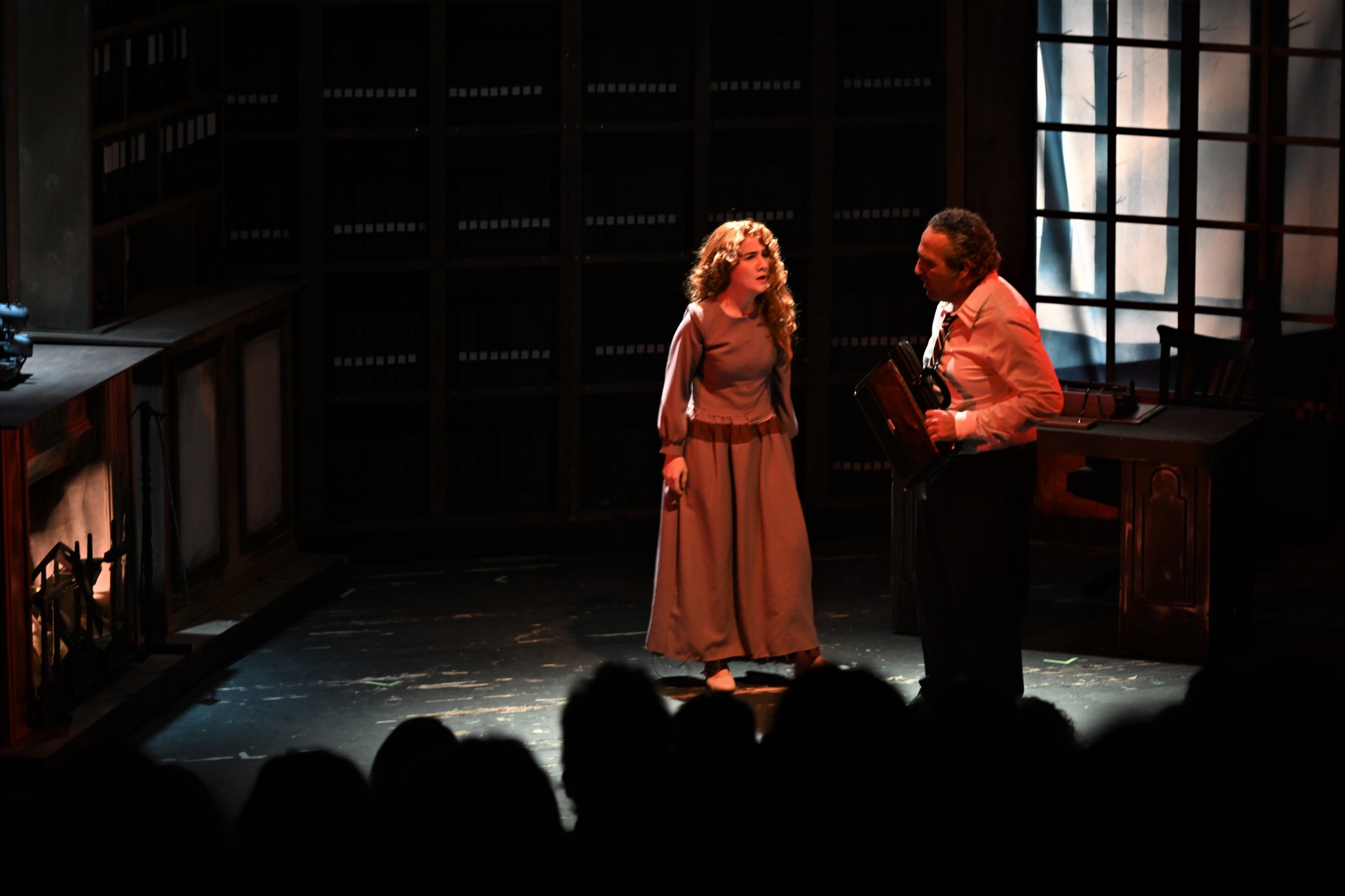 Bornova’da Tiyatro Gecesi 'Kont Öderland' Ayakta Alkışlandı (8)