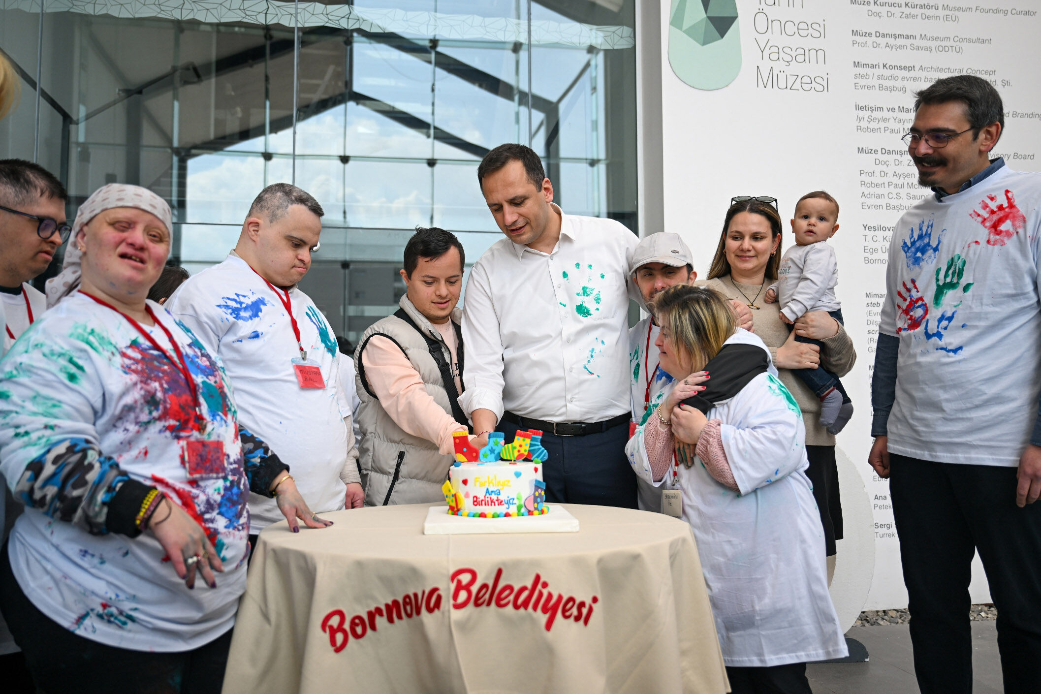 Bornovalı Çocuklar, Yanan Ormanlık Alana Tohum Topları Bırakarak Doğaya Katkı Sağladı Ve Çevre Bilinci Kazandı (1)