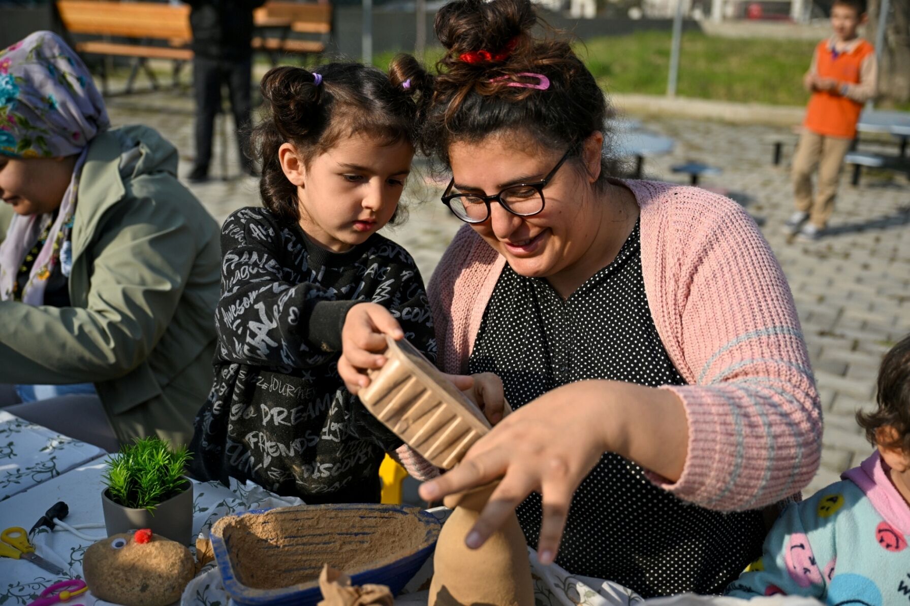 Bornovalı Minikler “Çim Adam Atölyesi” Ile Eğlendi (3)