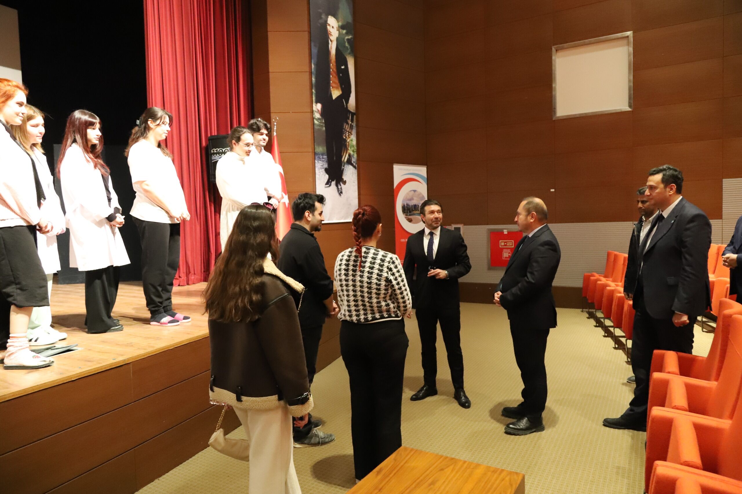 Devlet Tiyatroları Genel Müdür Yardımcısı Emre Başer, İzmir Bakırçay Üniversitesi’ni Ziyaret Ederek Rektör Prof. Dr. Rasim Akpınar Ile Bir Araya Geldi (1)-1