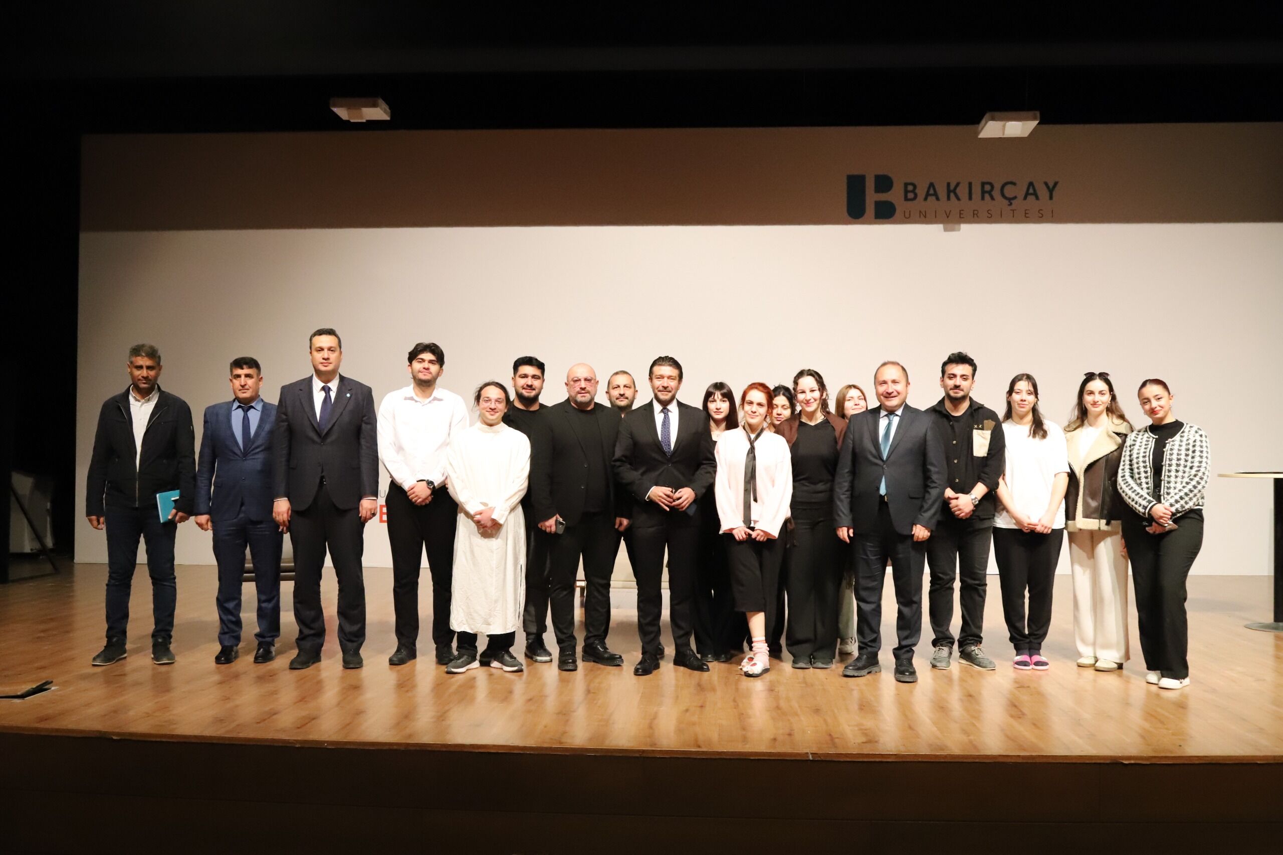 Devlet Tiyatroları Genel Müdür Yardımcısı Emre Başer, İzmir Bakırçay Üniversitesi’ni Ziyaret Ederek Rektör Prof. Dr. Rasim Akpınar Ile Bir Araya Geldi (5)
