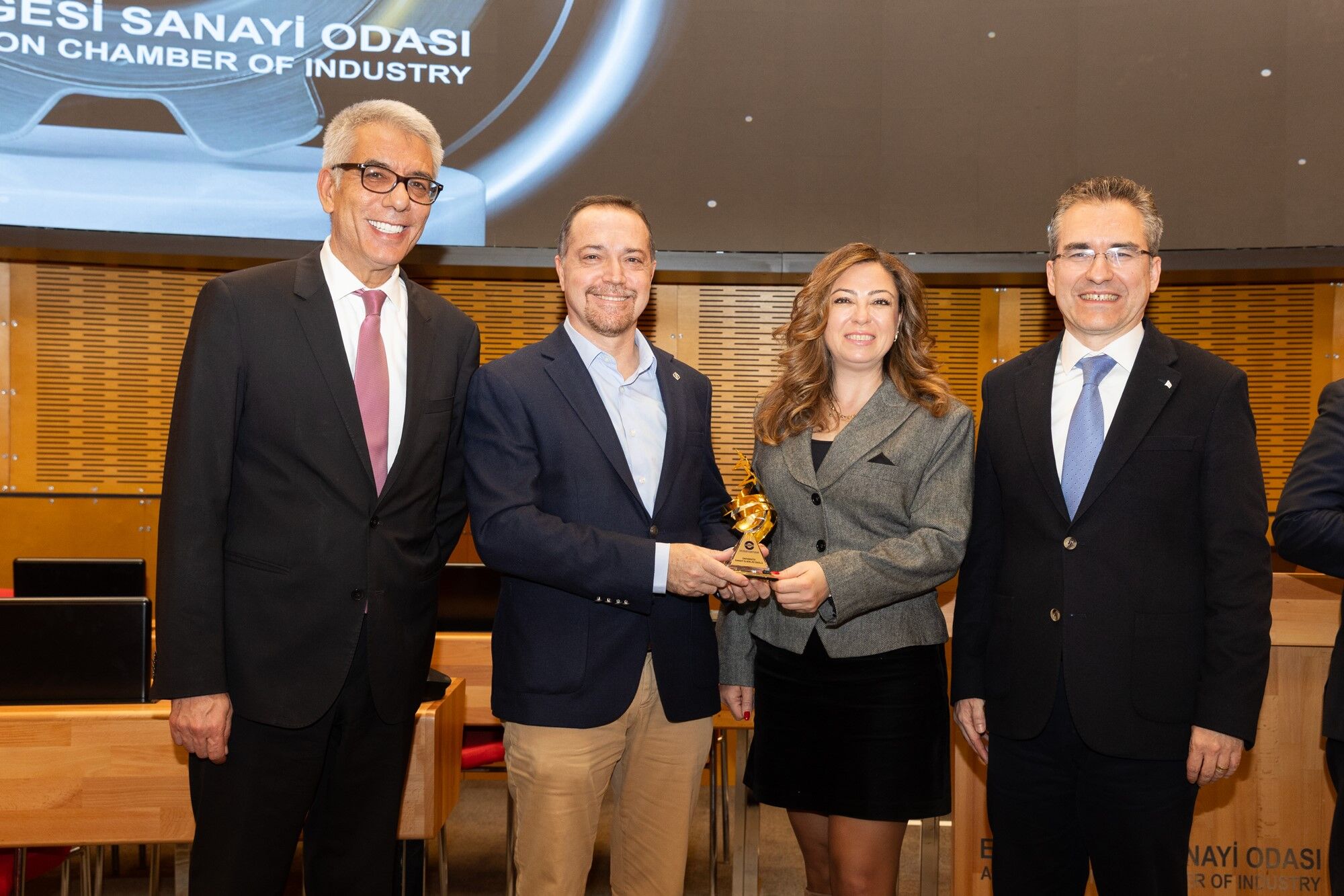 Ebso’dan Yaşar Üniversitesi’ne Üstün Hizmet Onur Ödülü (5)