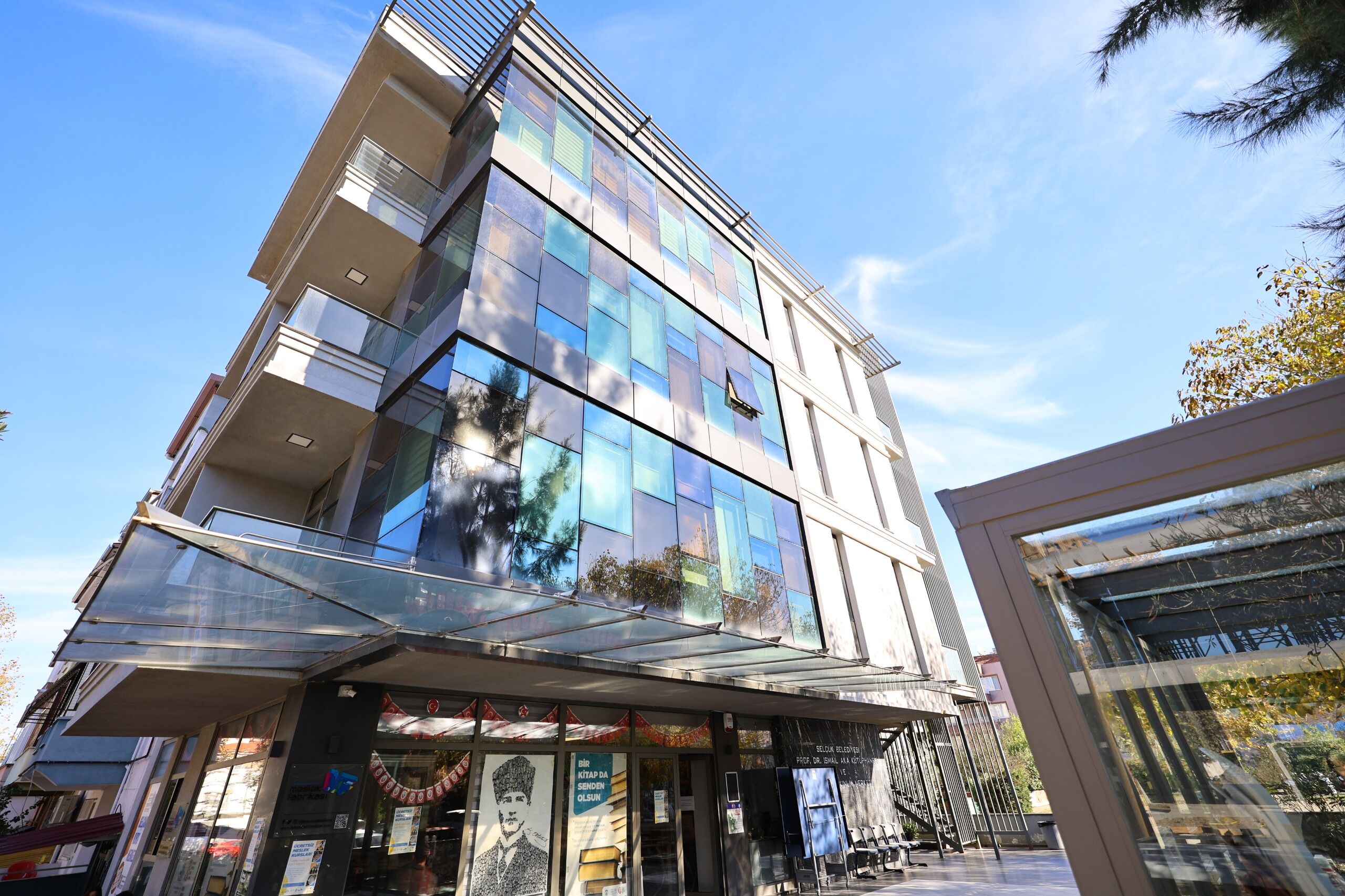 Efes Selçuk’ta Her Yıl Geleneksel Olarak Kutlanan Kütüphane Haftası, Bu Yıl 62. Kez Prof. Dr. İsmail Aka Kütüphanesi Ve Sosyal Etkinlik Merkezi’nde Çeşitli Etkinliklerle Gerçekleşecek. (3)