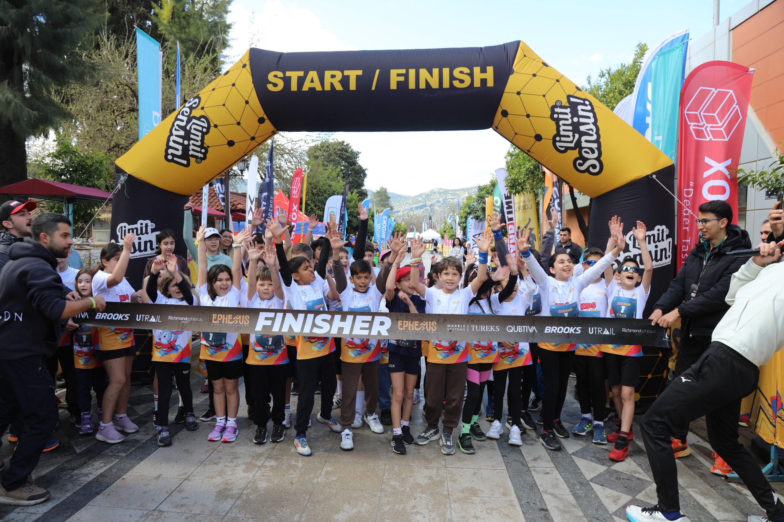 Efes Ultra Maratonu 2026’Da Binlerce Koşucu Parkurdaydı (6)