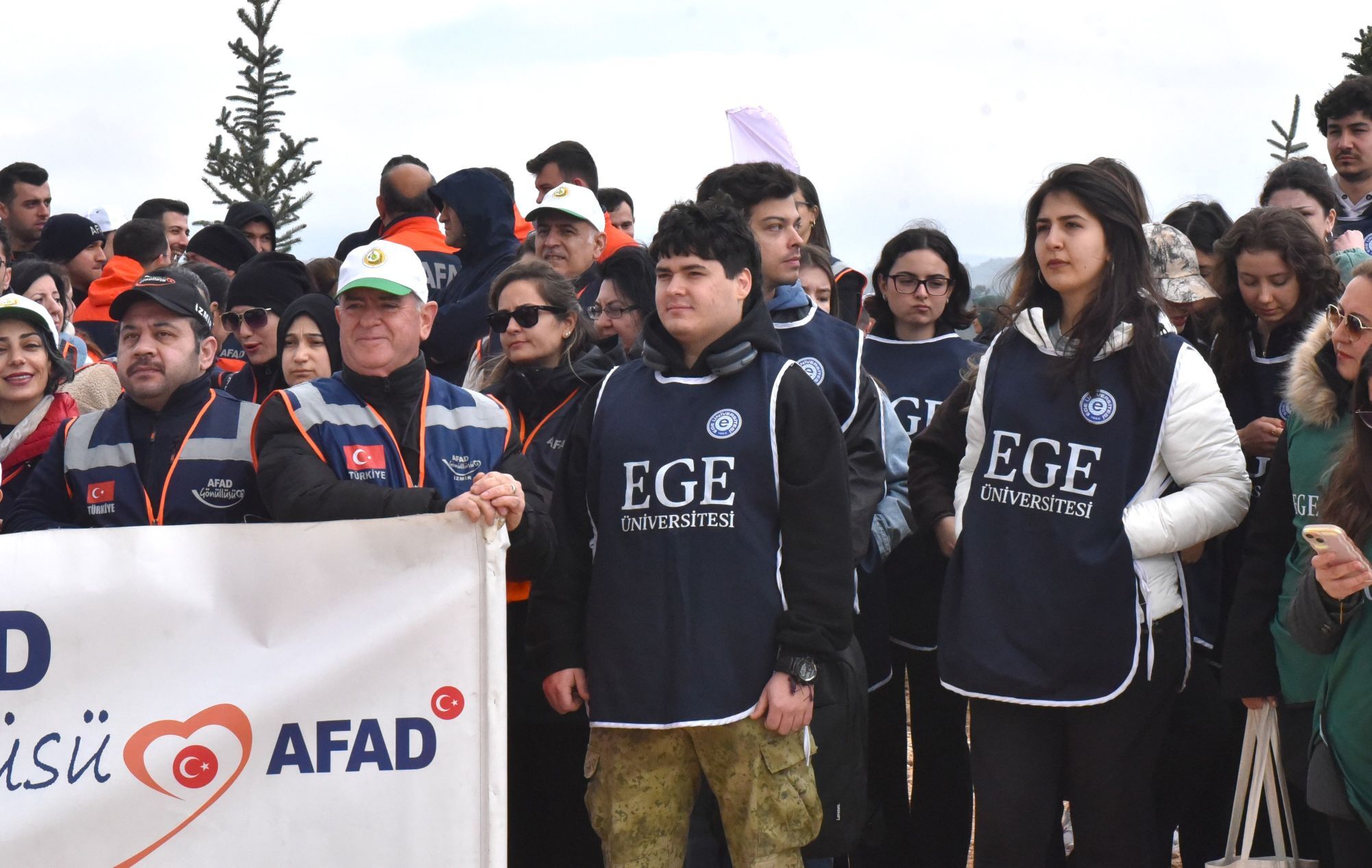 Egeli Öğrenciler Yangın Alanlarını Fidanlarla Yeşertti (1)