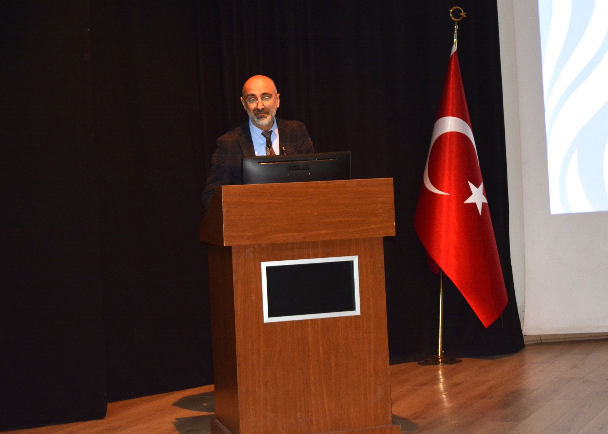 Eütf’de ‘Türk Seramik Sanatında Kadın İmgesi’ Söyleşisi Düzenlendi (2)