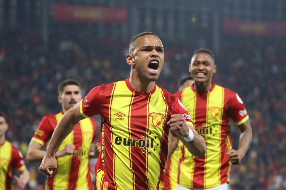 Göztepe, Milli Arayı Iyi Bir Şekilde Değerlendirmek Istiyor 111