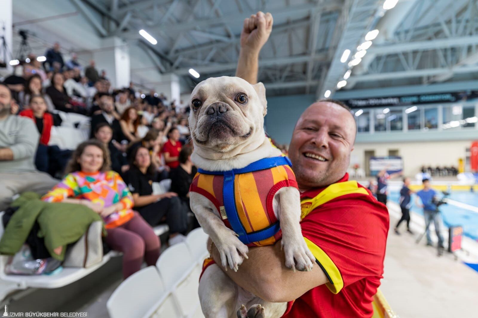 Göztepe’nin Avrupa Zaferine Başkan Tugay Da Eşlik Etti 222